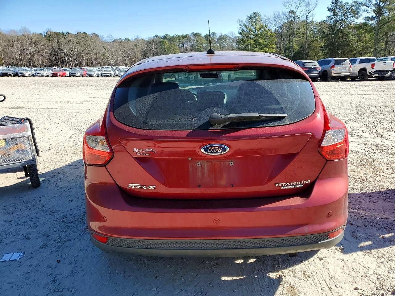 2014 Ford Focus Titanium Burgundy vin: 1FADP3N25EL204698