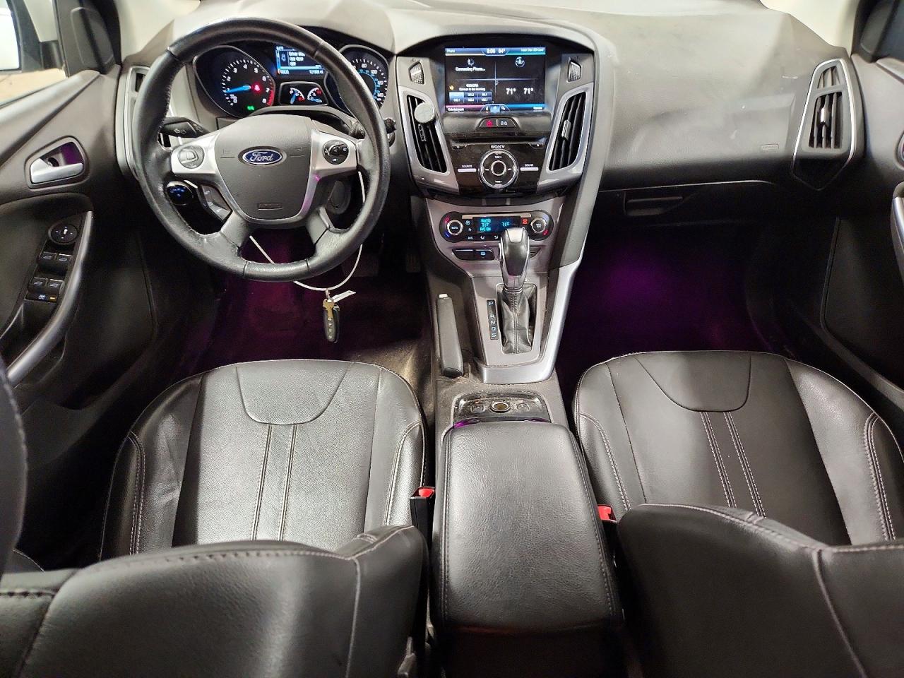 2014 Ford Focus Titanium White vin: 1FADP3N25EL237314