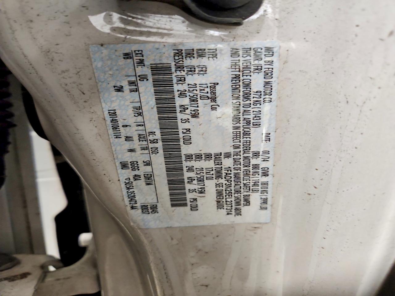 2014 Ford Focus Titanium White vin: 1FADP3N25EL237314