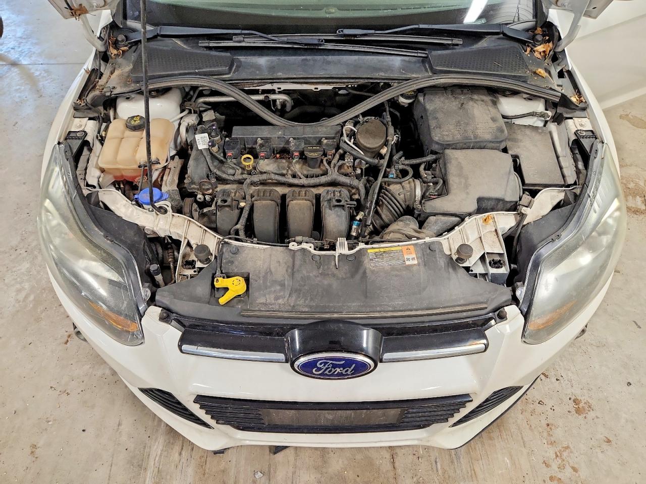 2014 Ford Focus Titanium White vin: 1FADP3N25EL237314