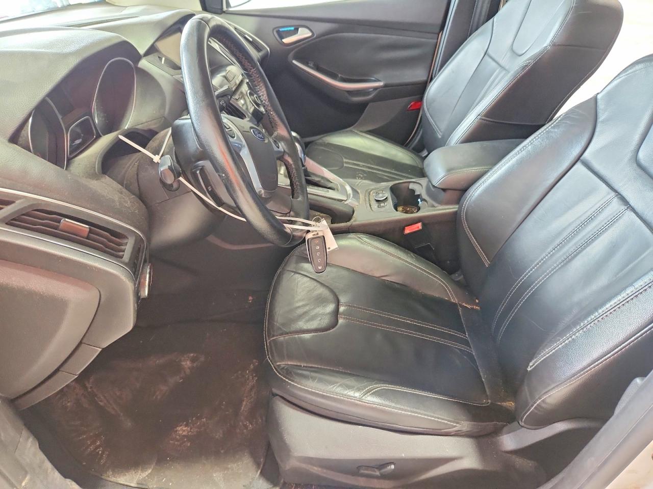 2014 Ford Focus Titanium White vin: 1FADP3N25EL458346