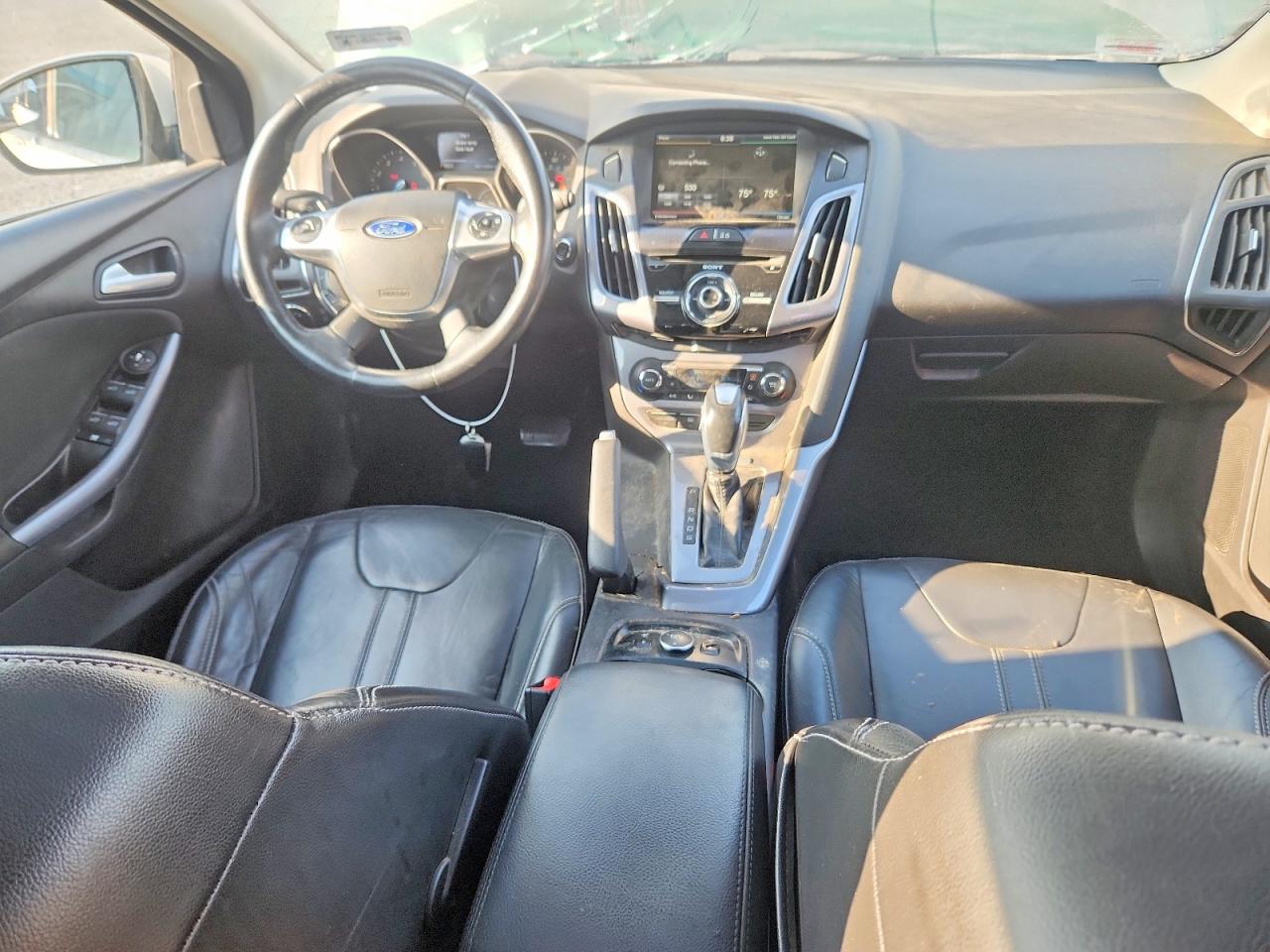 2014 Ford Focus Titanium White vin: 1FADP3N25EL458346