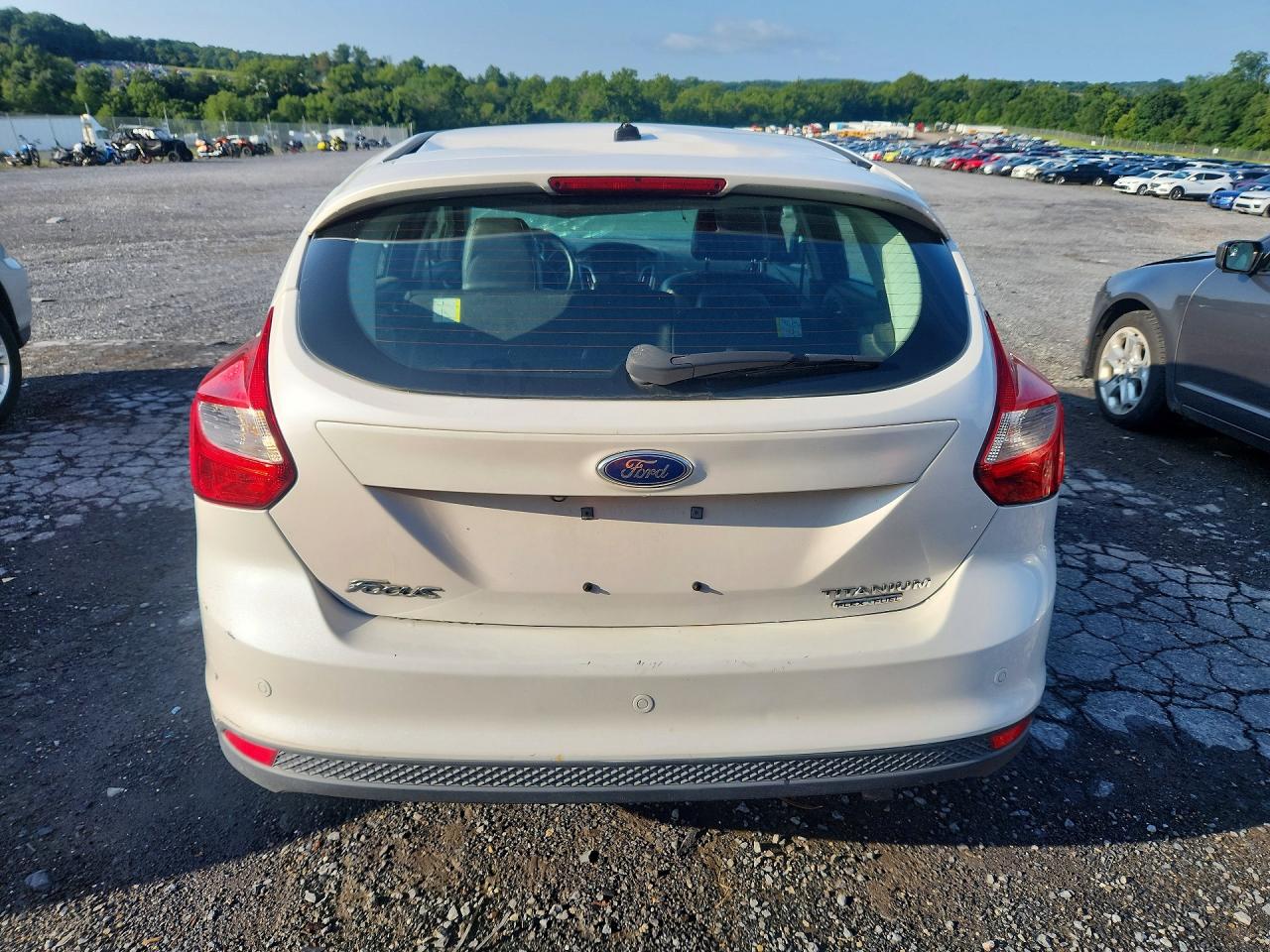 2014 Ford Focus Titanium White vin: 1FADP3N25EL458346