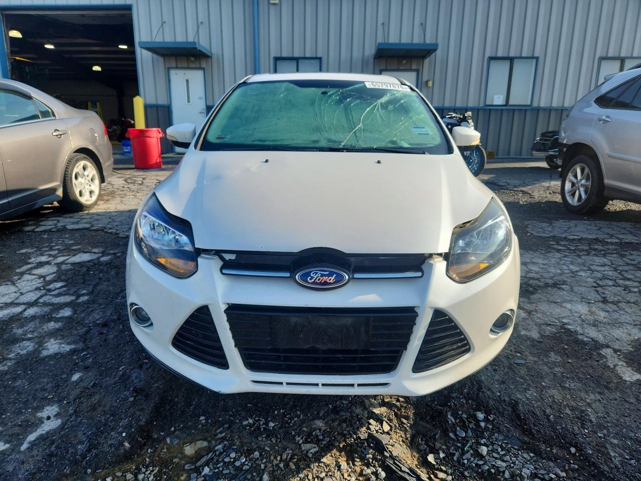 2014 Ford Focus Titanium White vin: 1FADP3N25EL458346