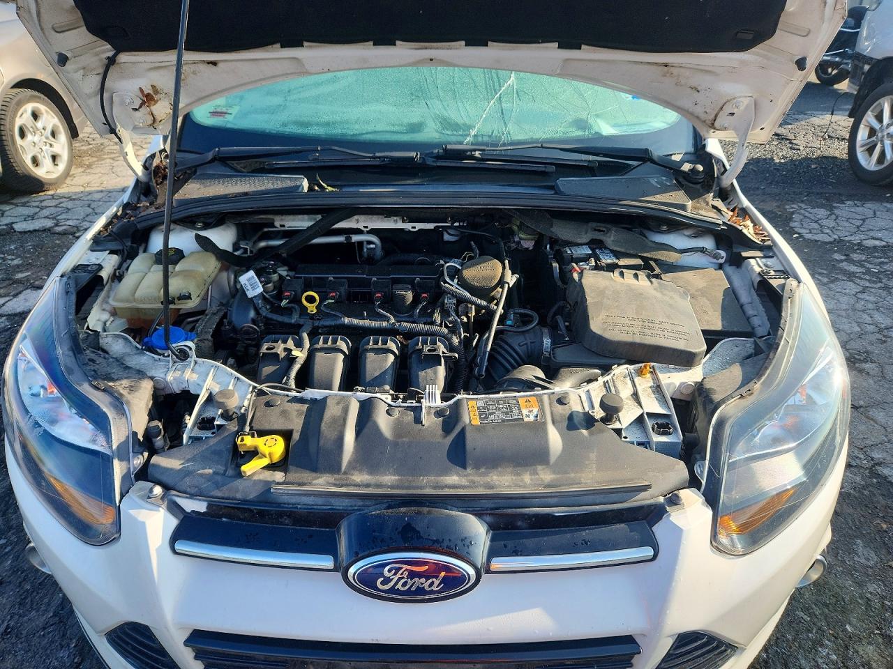 2014 Ford Focus Titanium White vin: 1FADP3N25EL458346