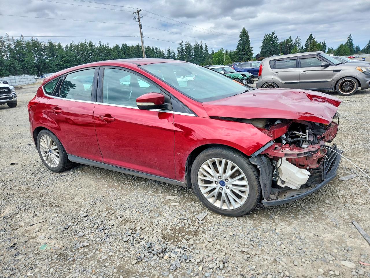 2015 Ford Focus Titanium Red vin: 1FADP3N25FL358796