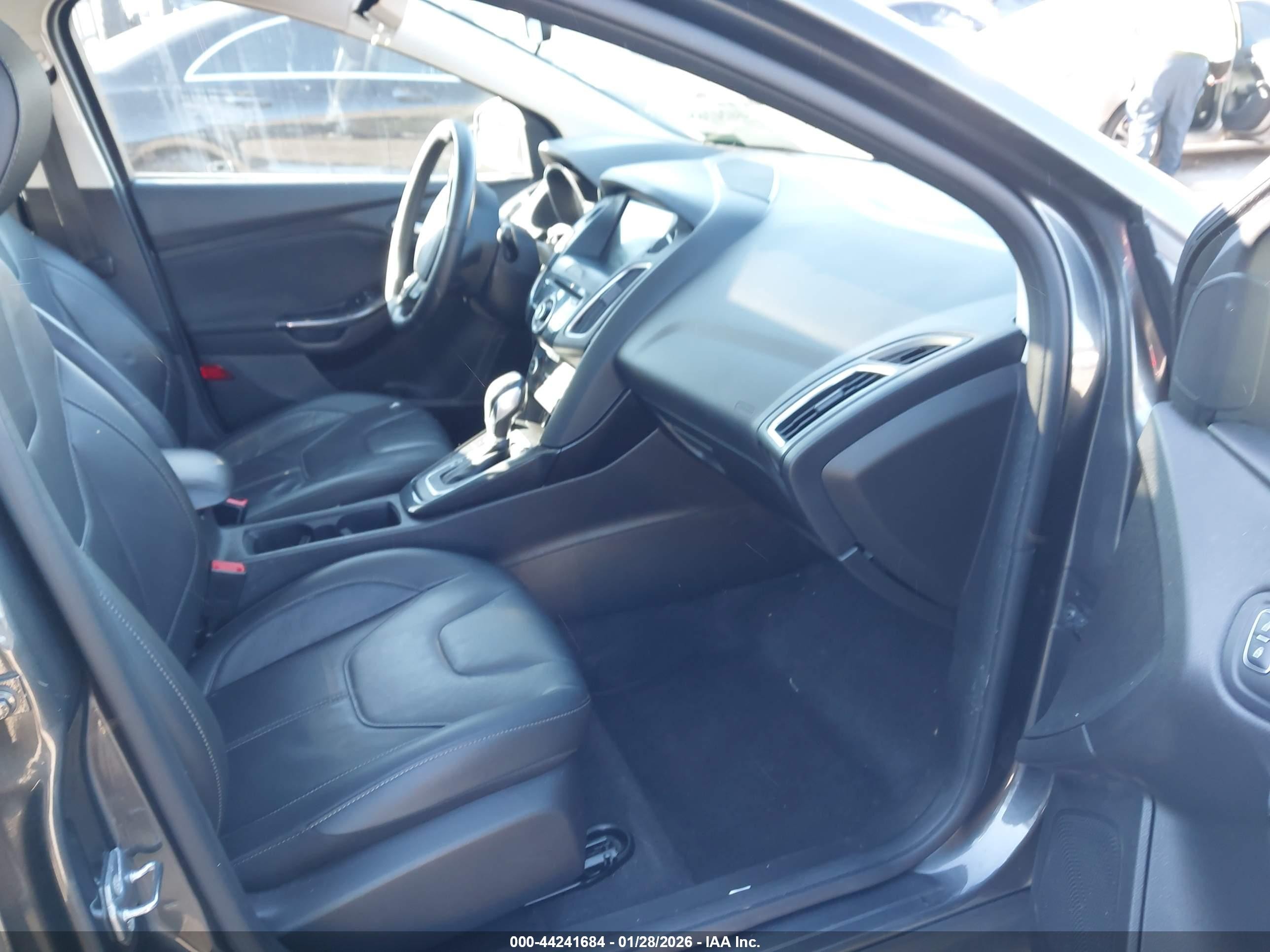 2018 Ford Focus Titanium Gray vin: 1FADP3N25JL242765