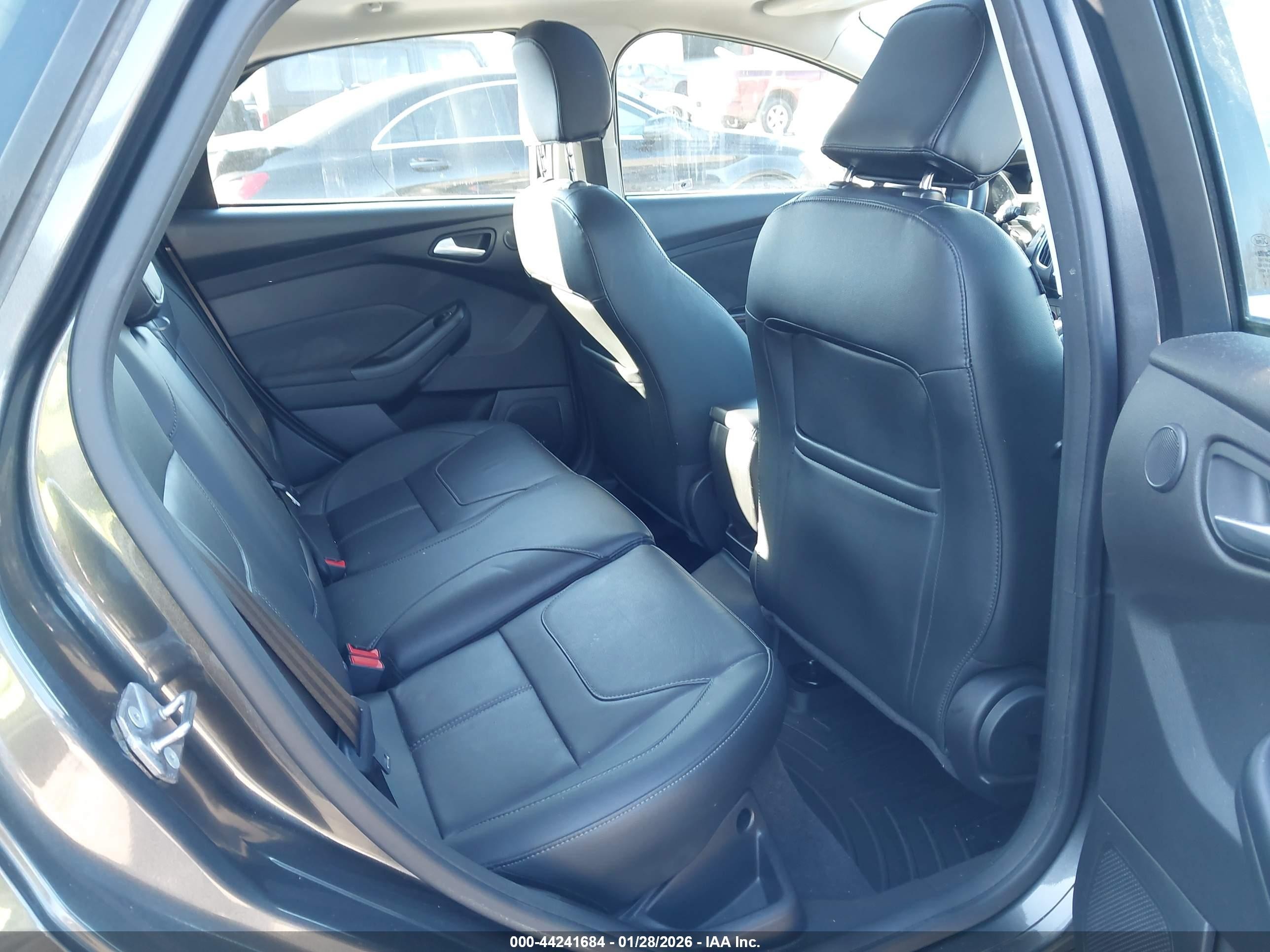 2018 Ford Focus Titanium Gray vin: 1FADP3N25JL242765