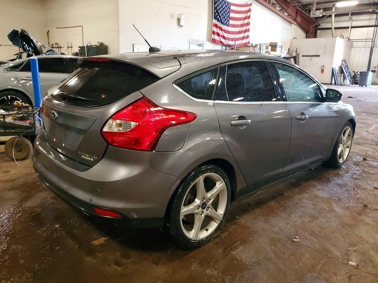 2013 Ford Focus Titanium Gray vin: 1FADP3N26DL233500