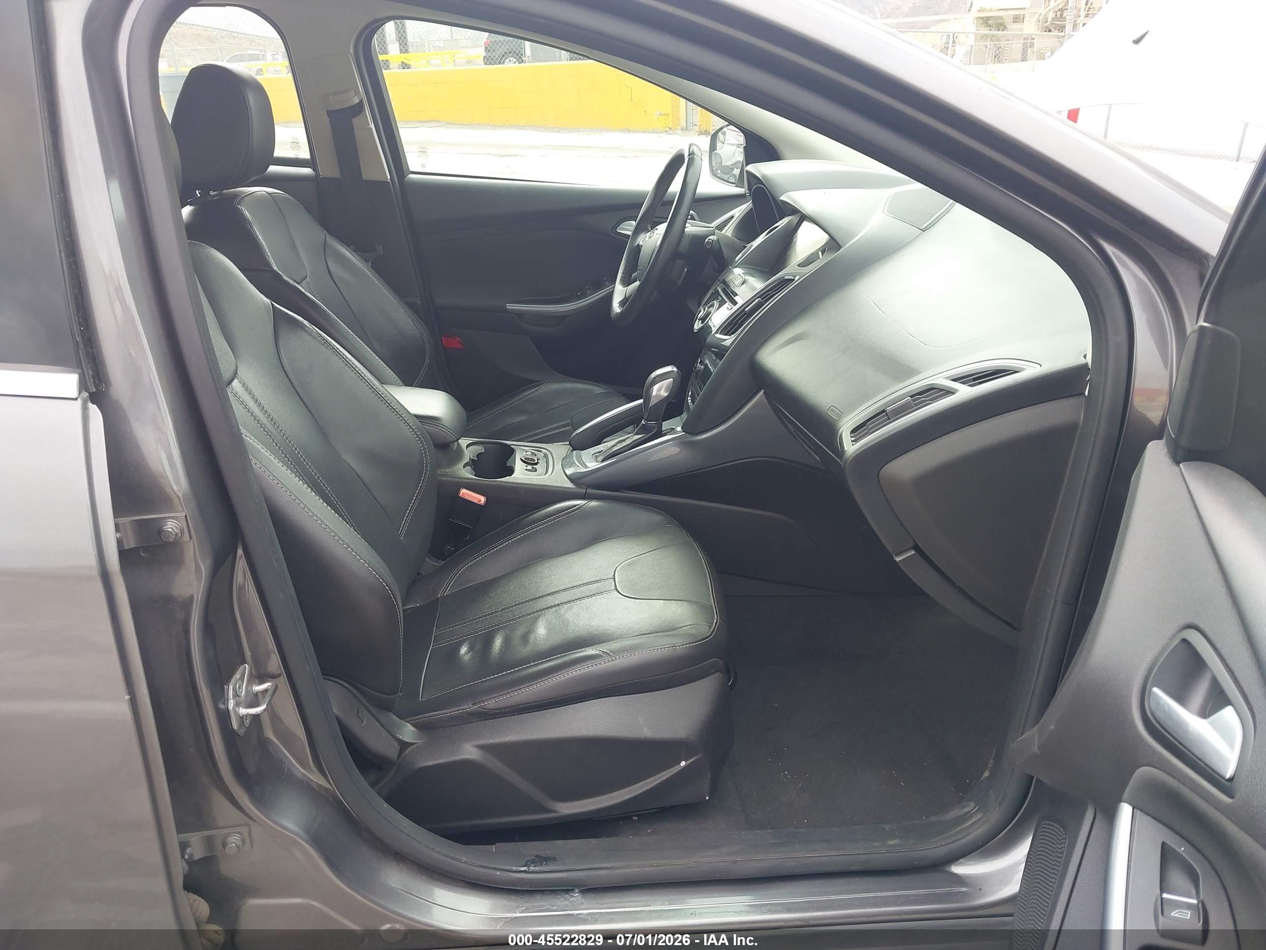 2013 Ford Focus Titanium Серый vin: 1FADP3N26DL301536