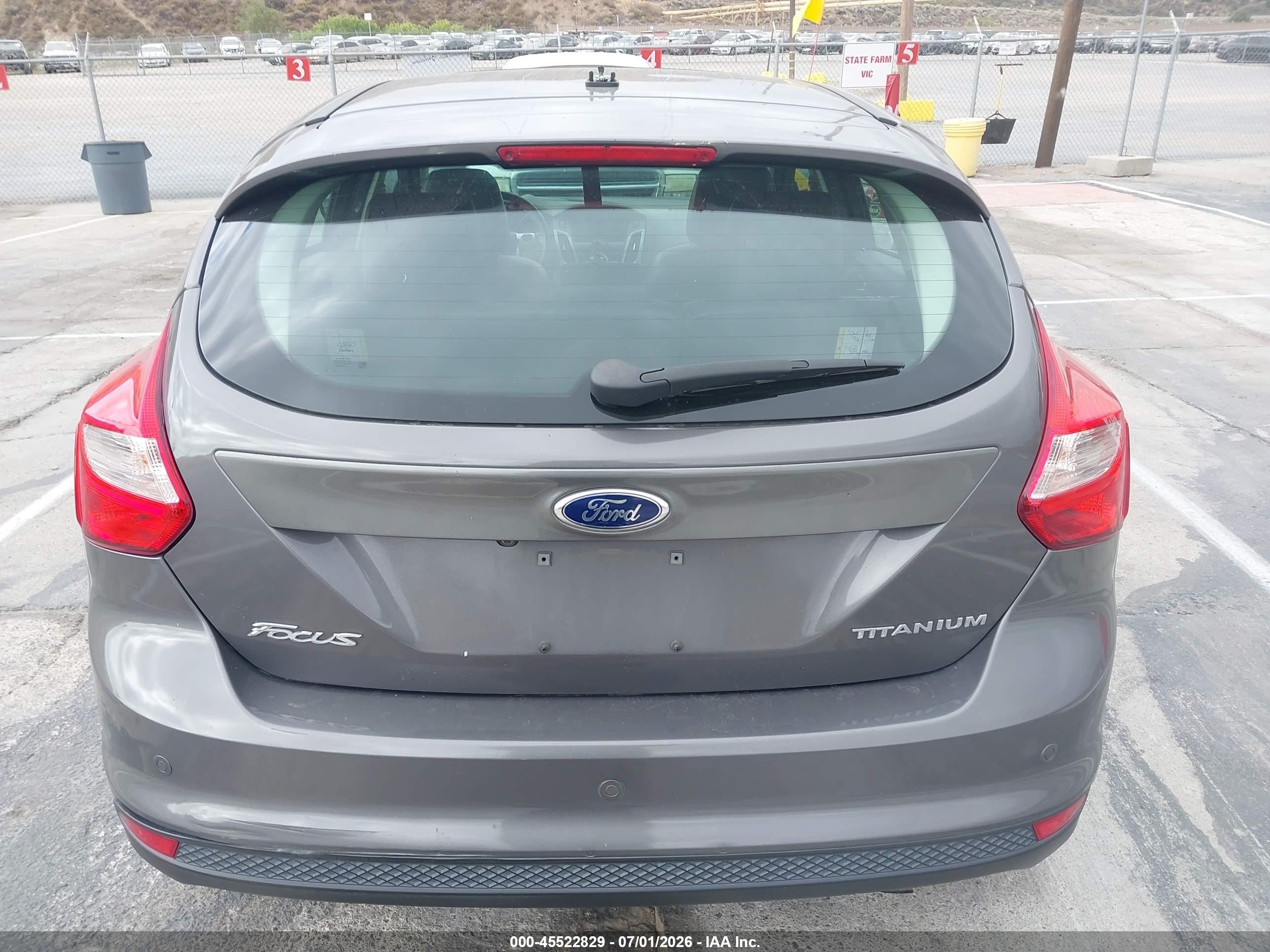 2013 Ford Focus Titanium Серый vin: 1FADP3N26DL301536