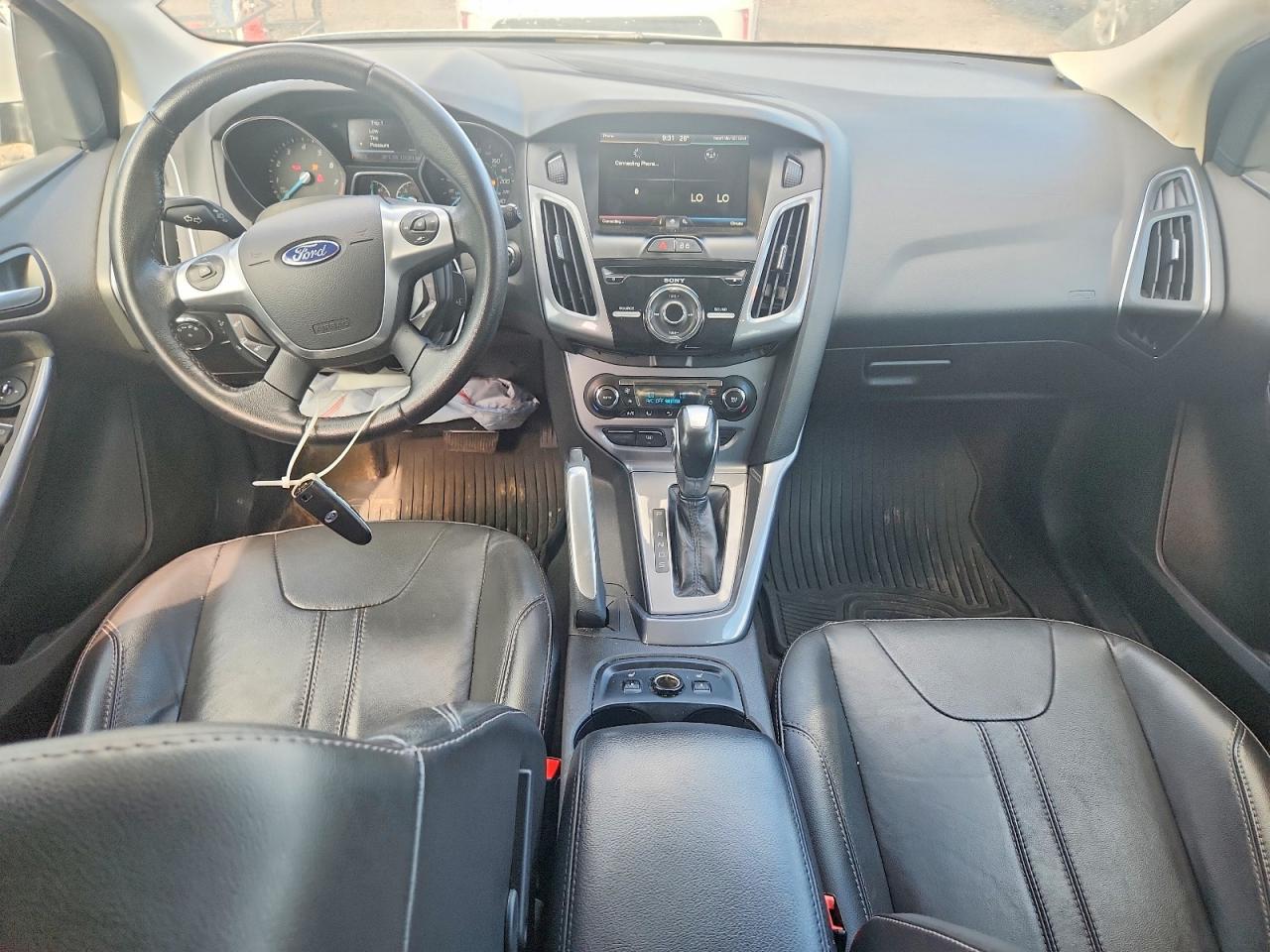 2013 Ford Focus Titanium White vin: 1FADP3N26DL365320