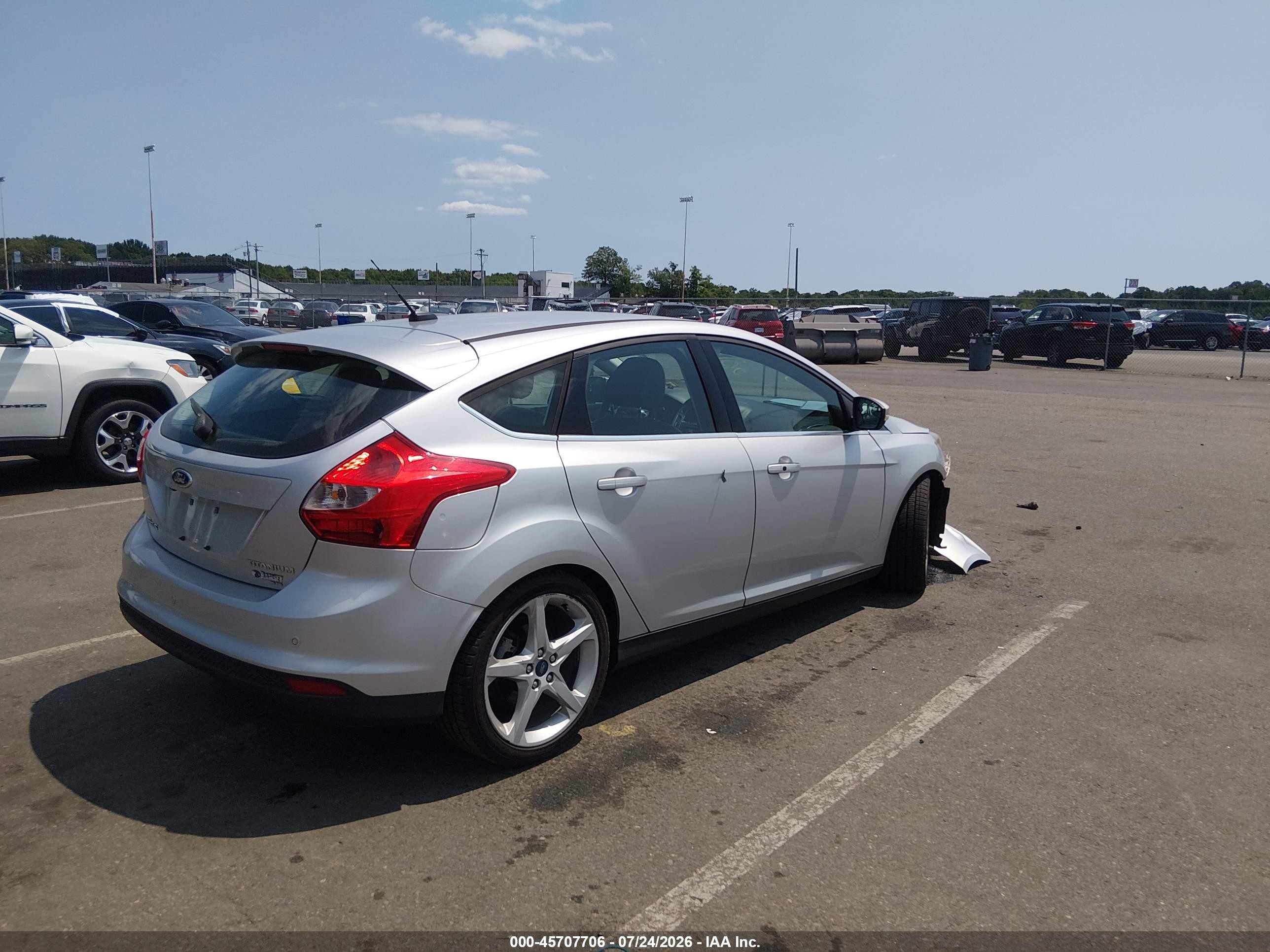 2014 Ford Focus Titanium Silver vin: 1FADP3N26EL146830