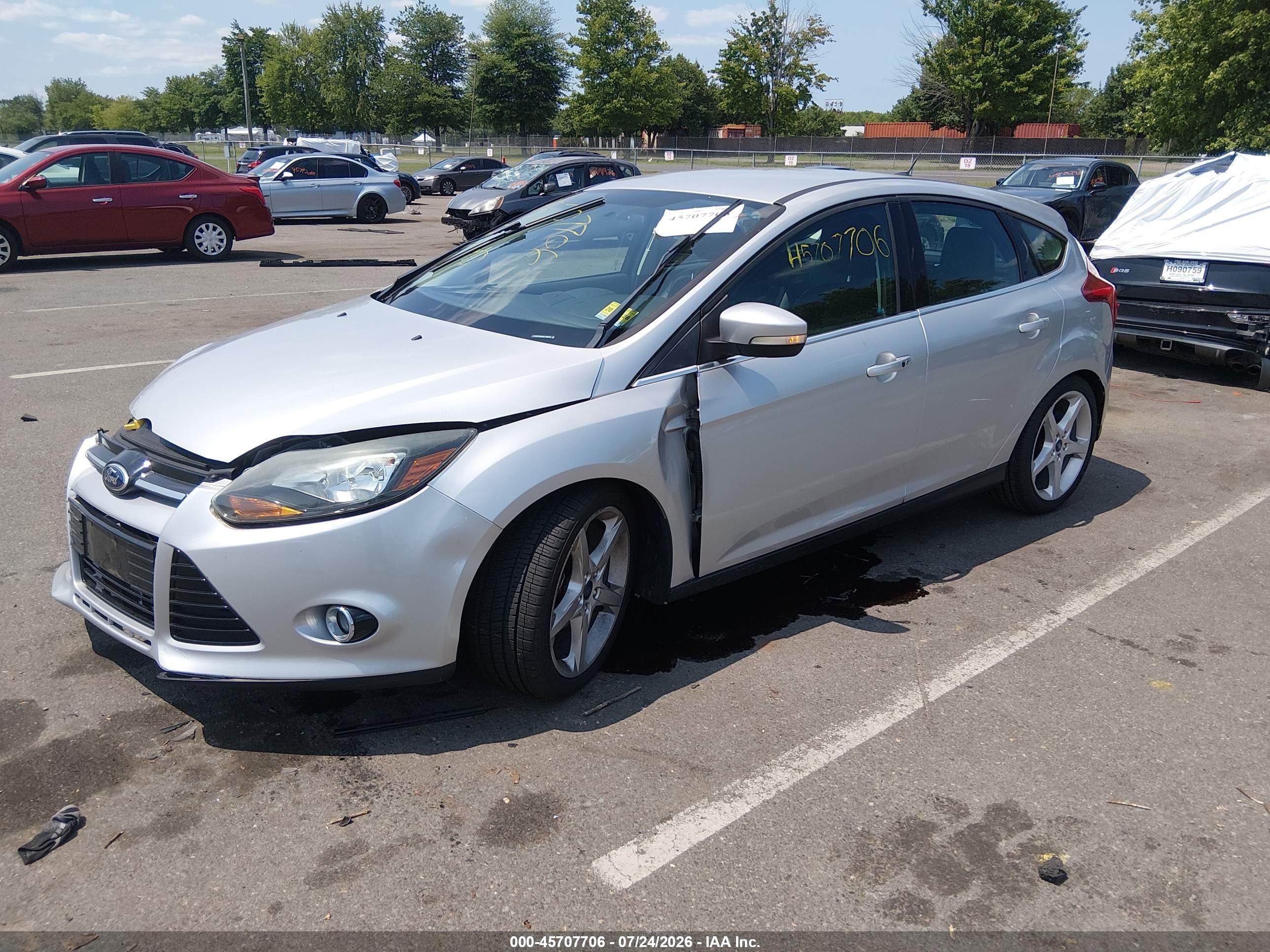 2014 Ford Focus Titanium Silver vin: 1FADP3N26EL146830