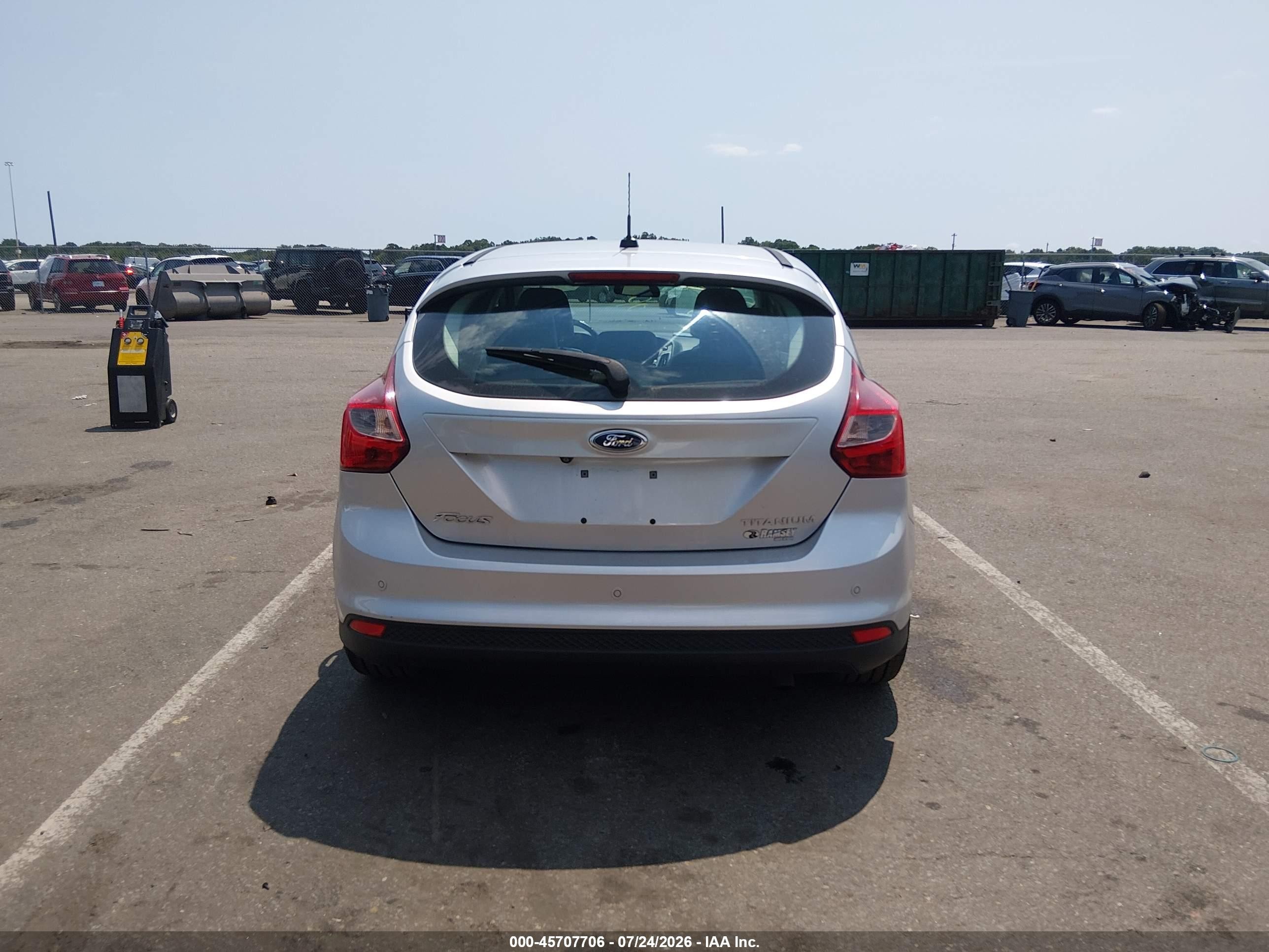 2014 Ford Focus Titanium Silver vin: 1FADP3N26EL146830