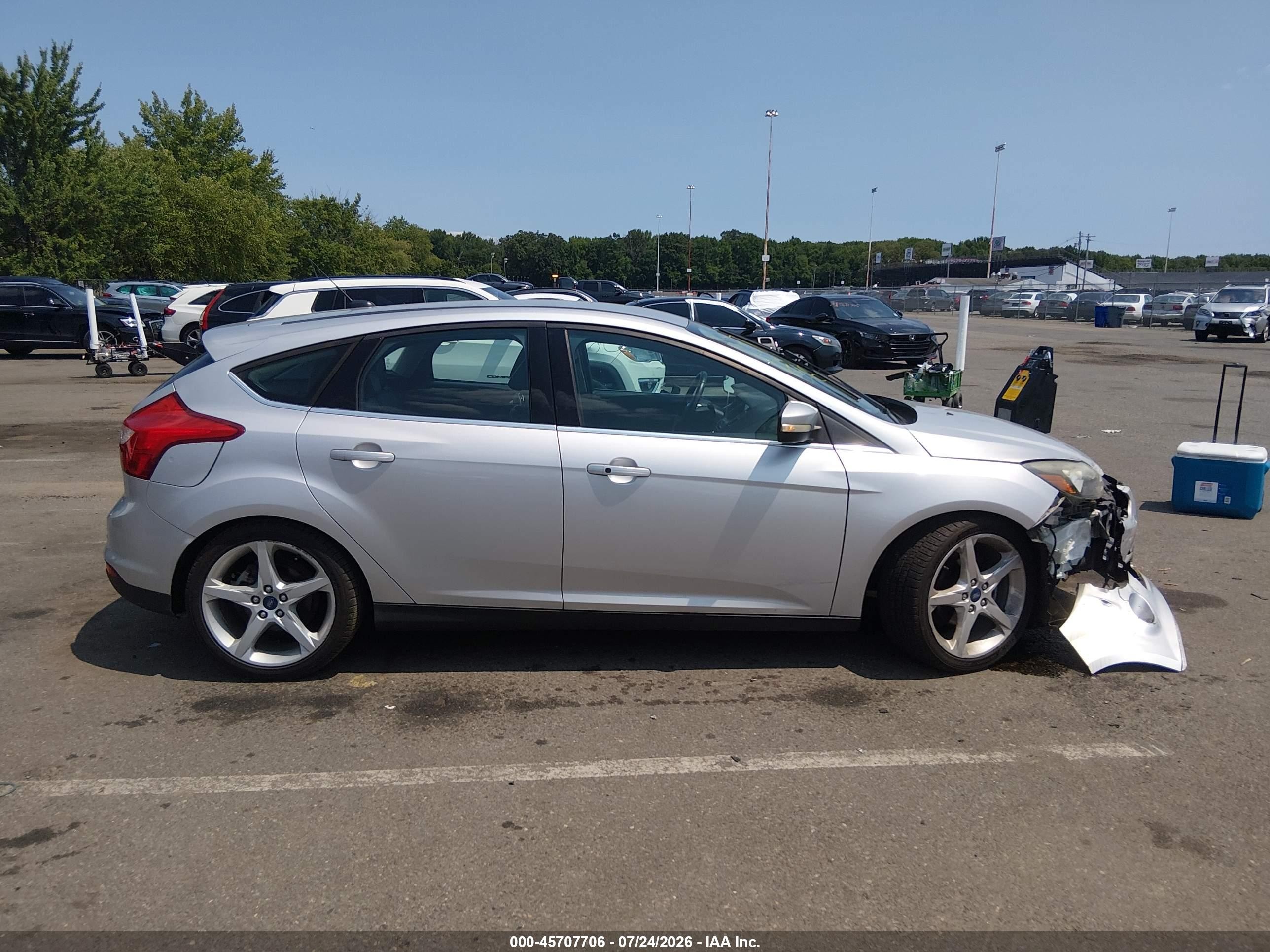 2014 Ford Focus Titanium Silver vin: 1FADP3N26EL146830