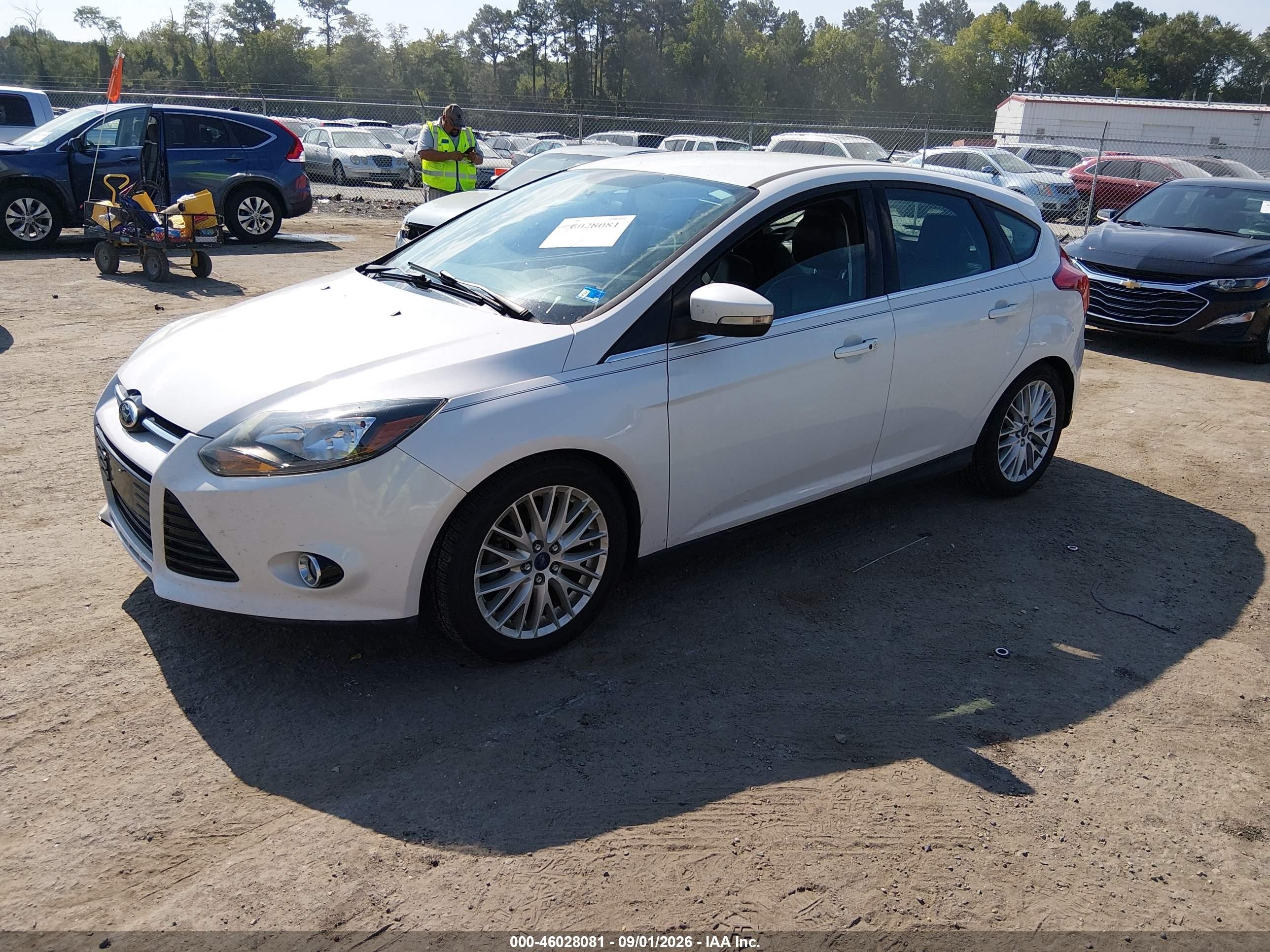 2014 Ford Focus Titanium Белый vin: 1FADP3N26EL191511