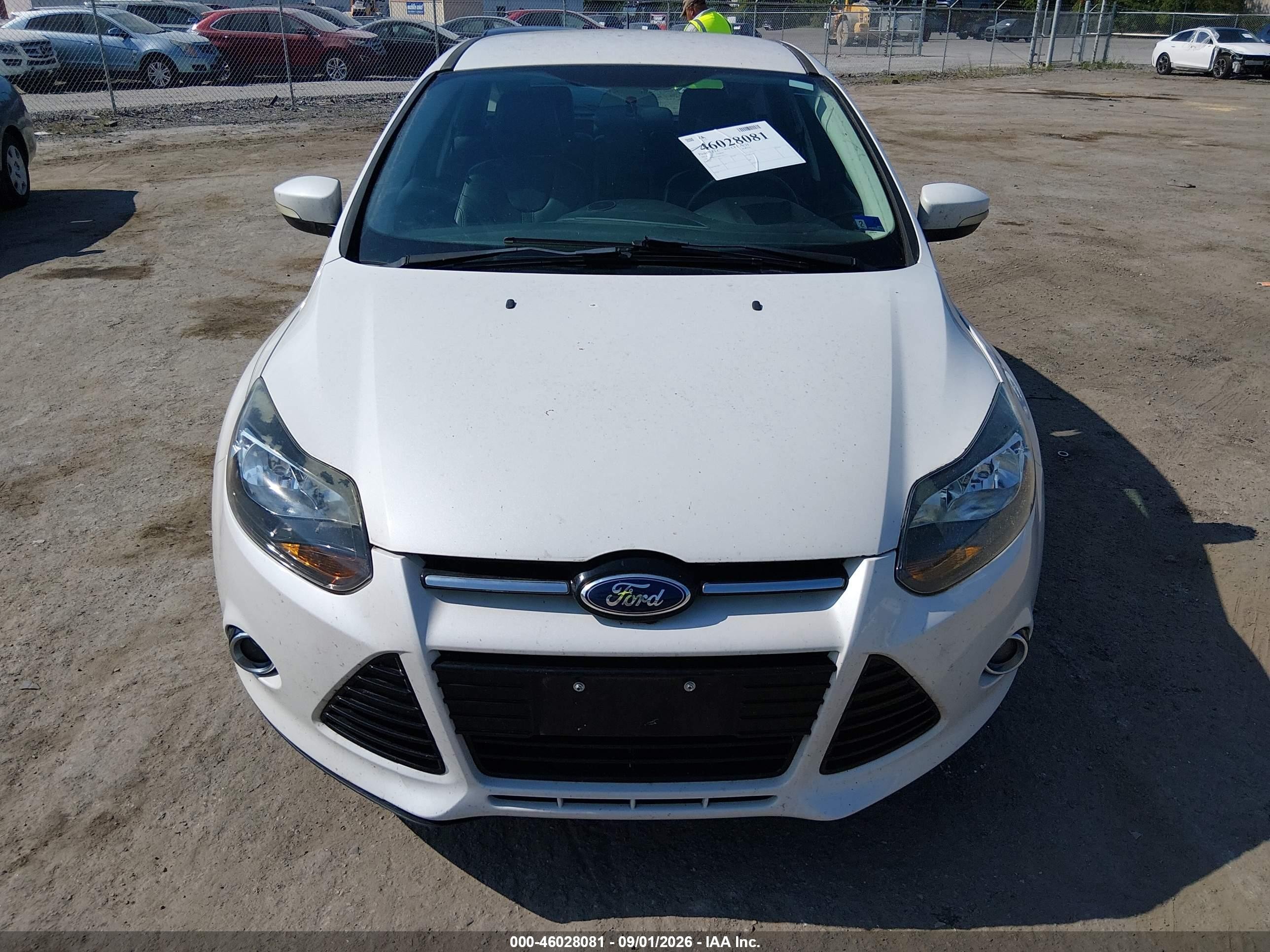 2014 Ford Focus Titanium Белый vin: 1FADP3N26EL191511