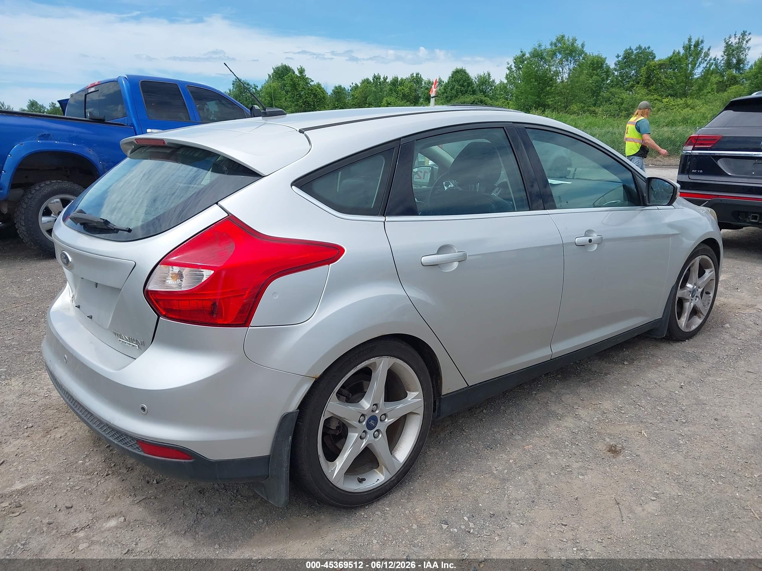 2014 Ford Focus Titanium Silver vin: 1FADP3N26EL205777