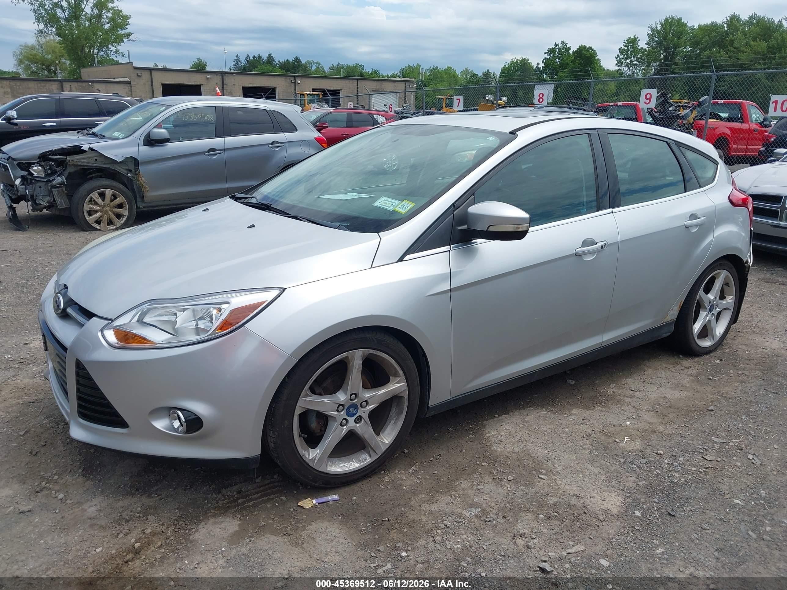2014 Ford Focus Titanium Silver vin: 1FADP3N26EL205777