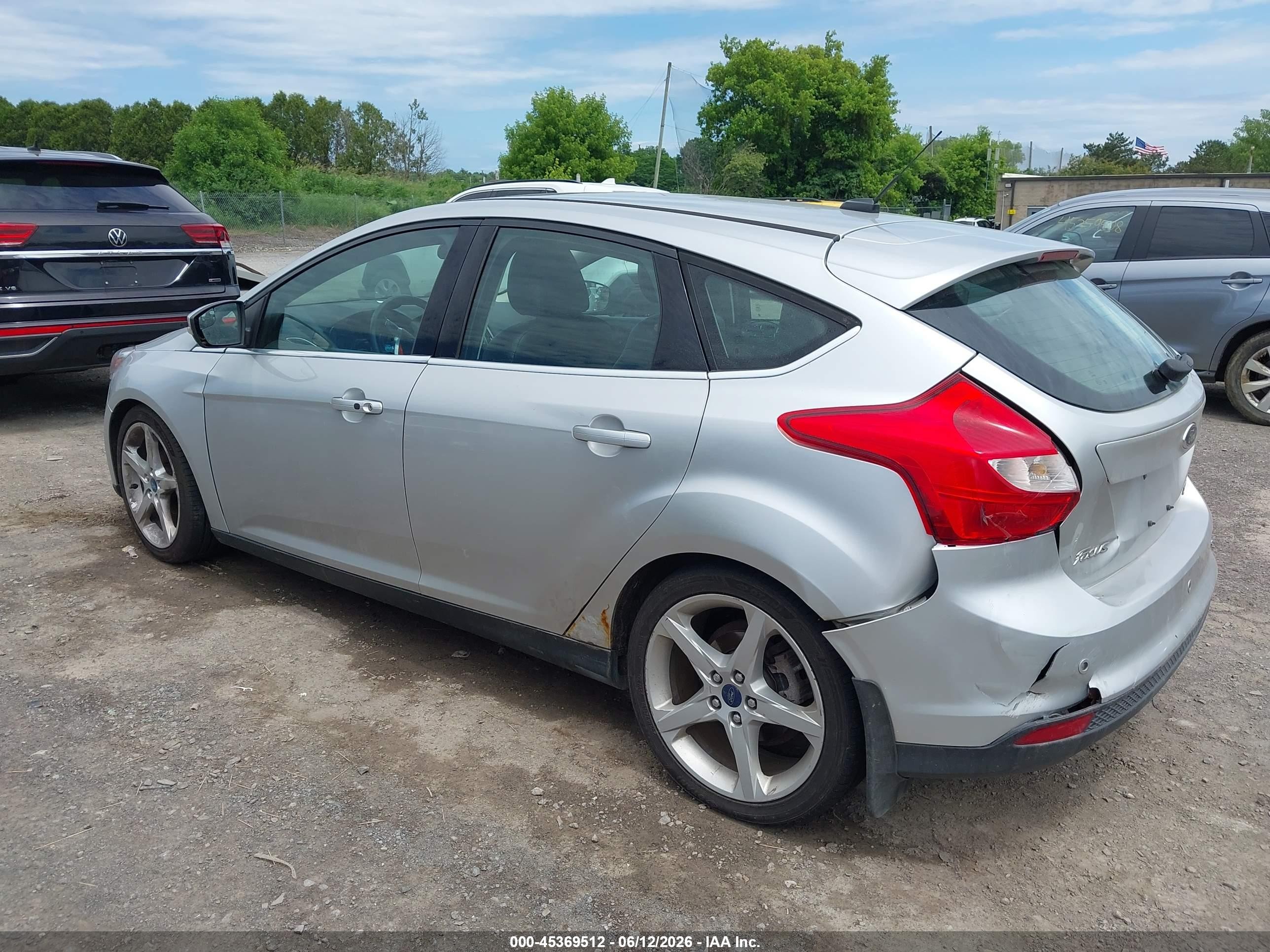 2014 Ford Focus Titanium Silver vin: 1FADP3N26EL205777