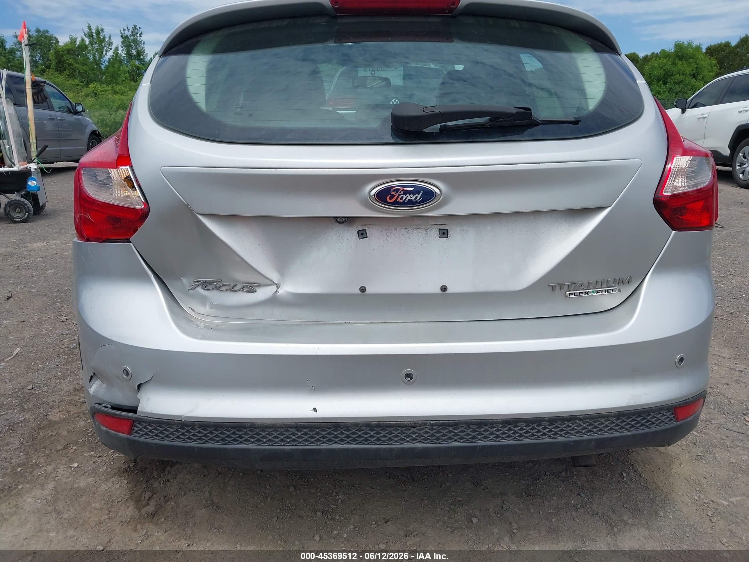 2014 Ford Focus Titanium Silver vin: 1FADP3N26EL205777
