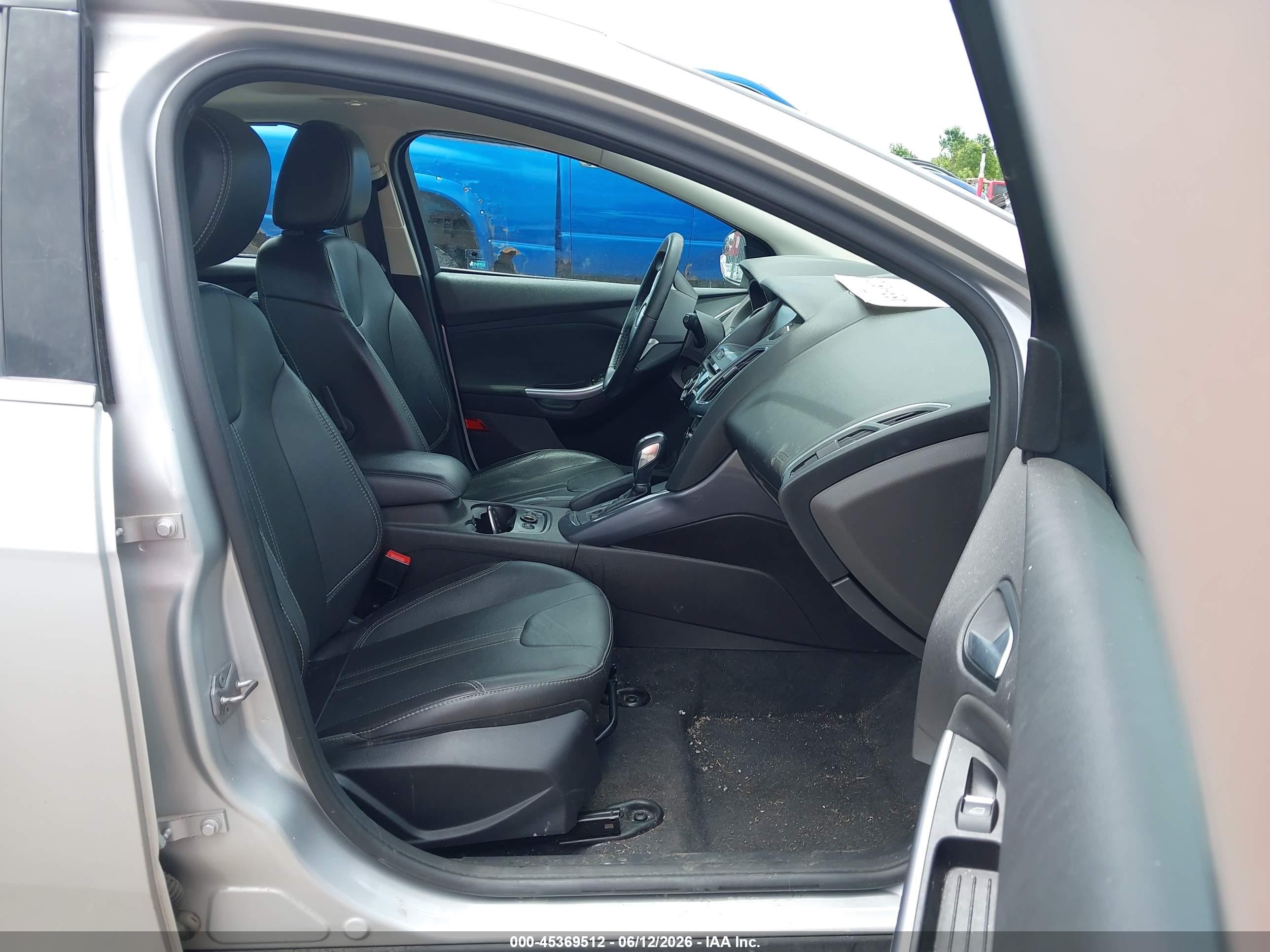 2014 Ford Focus Titanium Silver vin: 1FADP3N26EL205777