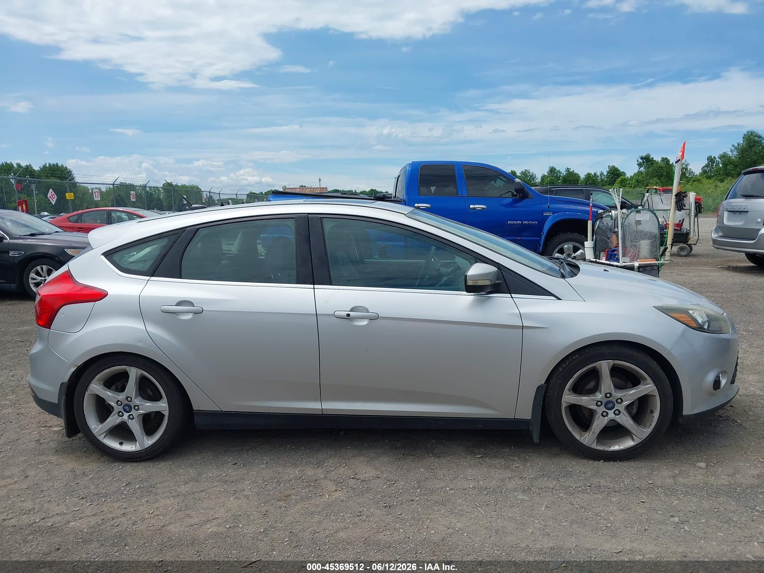 2014 Ford Focus Titanium Silver vin: 1FADP3N26EL205777