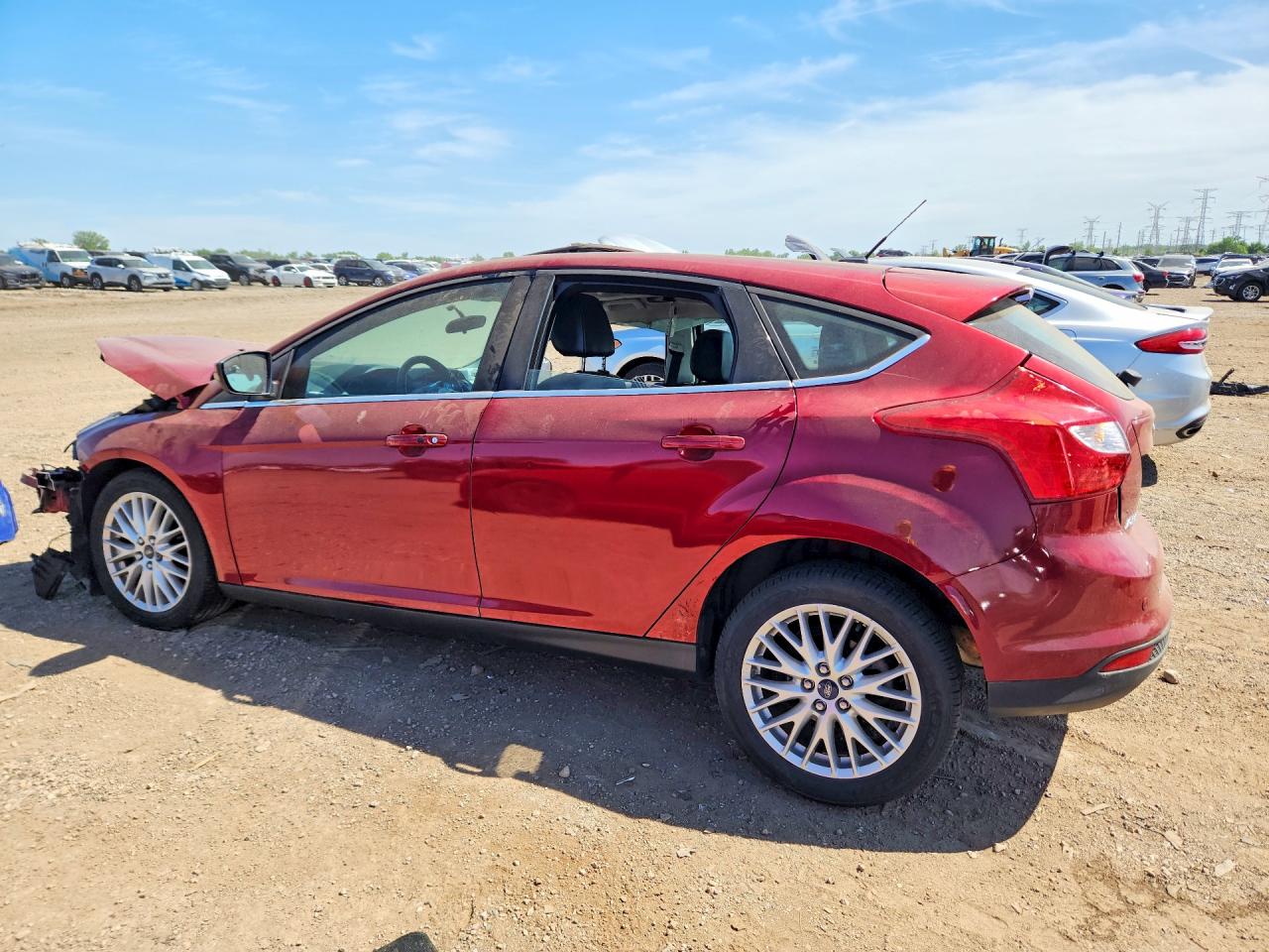 2014 Ford Focus Titanium Red vin: 1FADP3N26EL216813