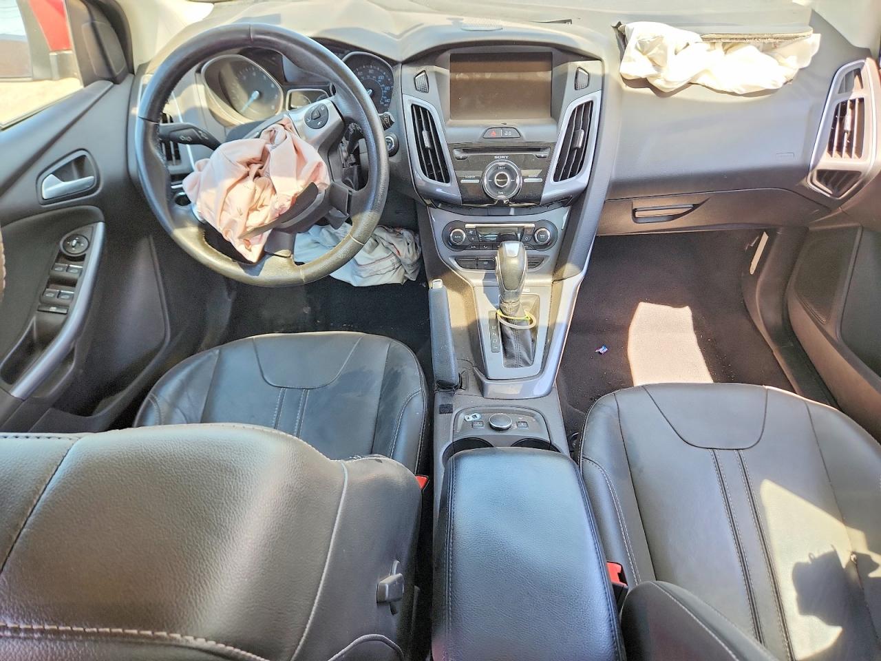 2014 Ford Focus Titanium Red vin: 1FADP3N26EL216813