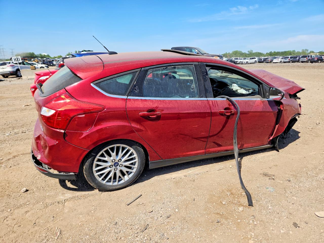 2014 Ford Focus Titanium Red vin: 1FADP3N26EL216813