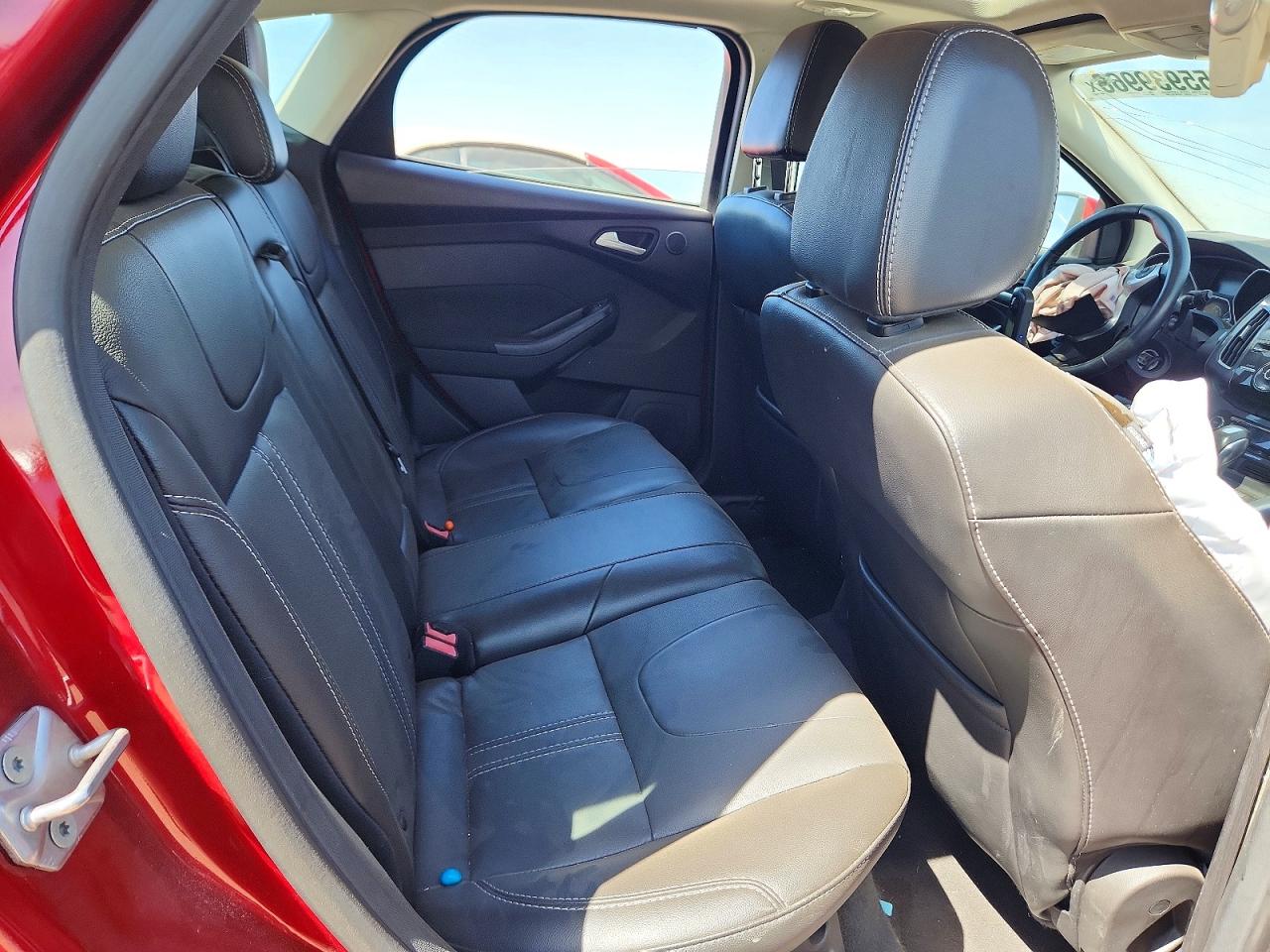 2014 Ford Focus Titanium Red vin: 1FADP3N26EL216813