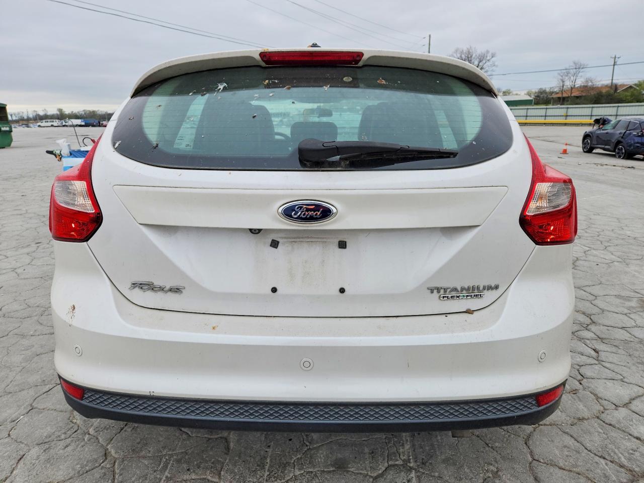2014 Ford Focus Titanium White vin: 1FADP3N26EL299563