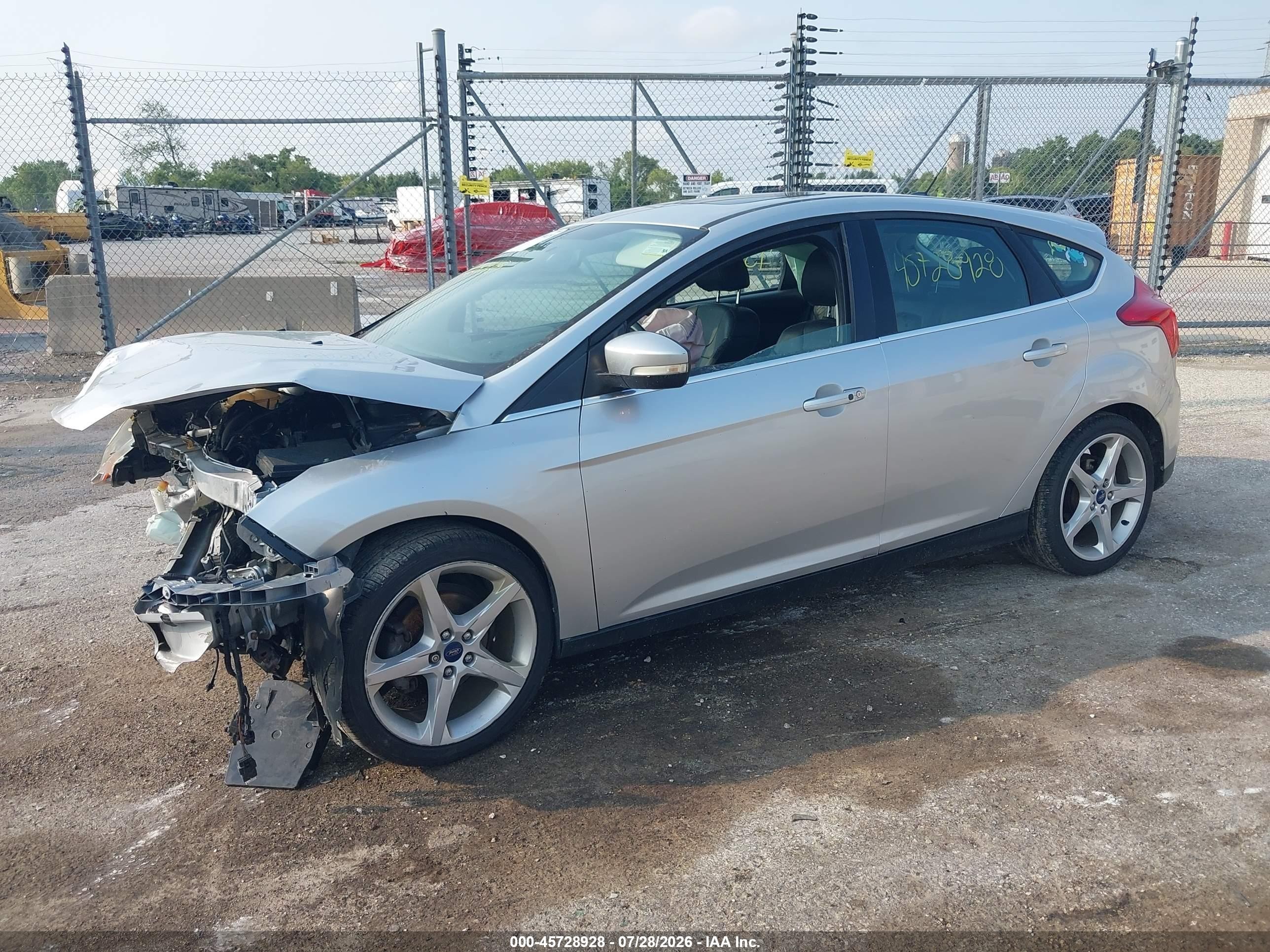 2014 Ford Focus Titanium Silver vin: 1FADP3N26EL422939