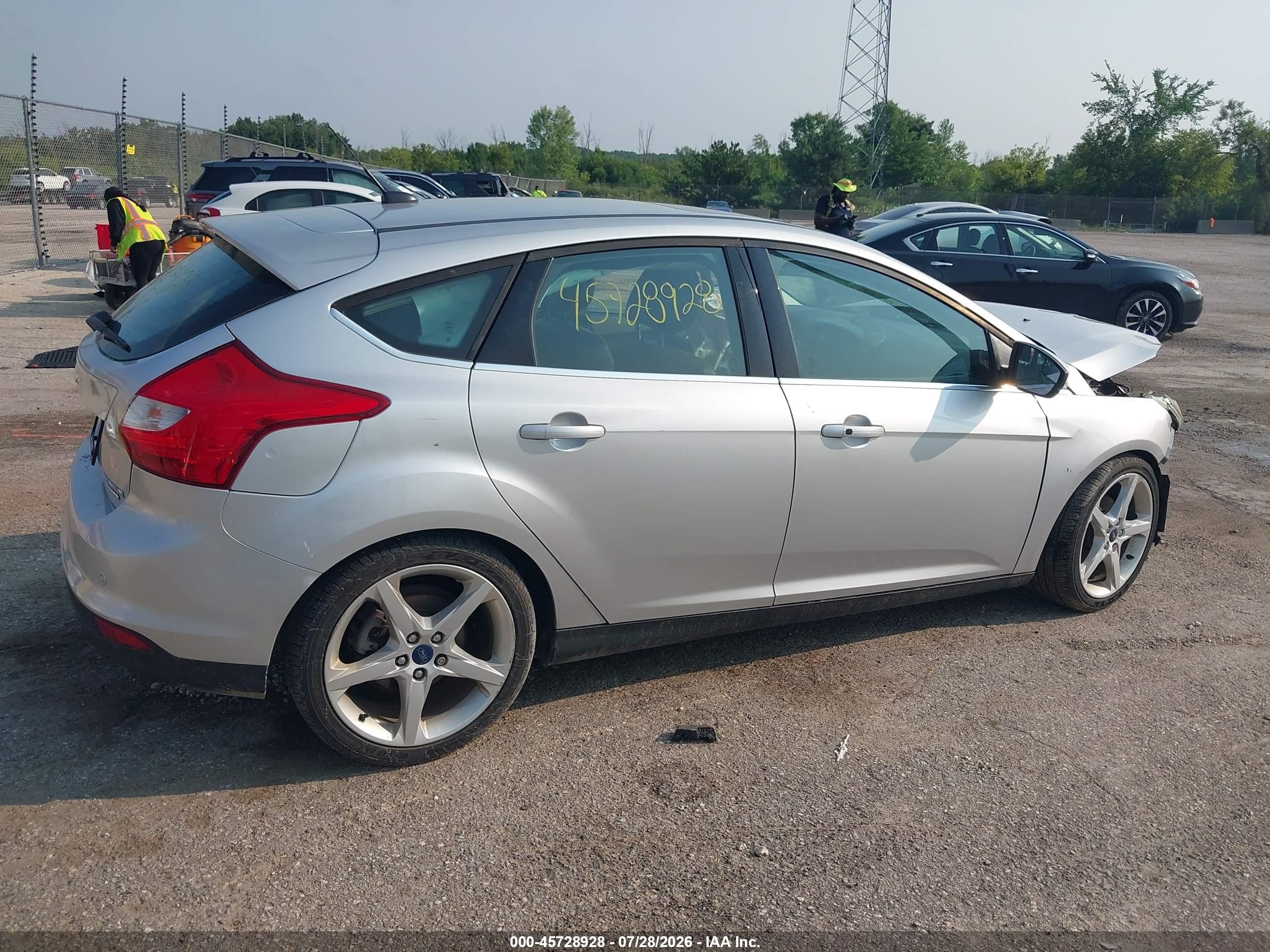 2014 Ford Focus Titanium Silver vin: 1FADP3N26EL422939