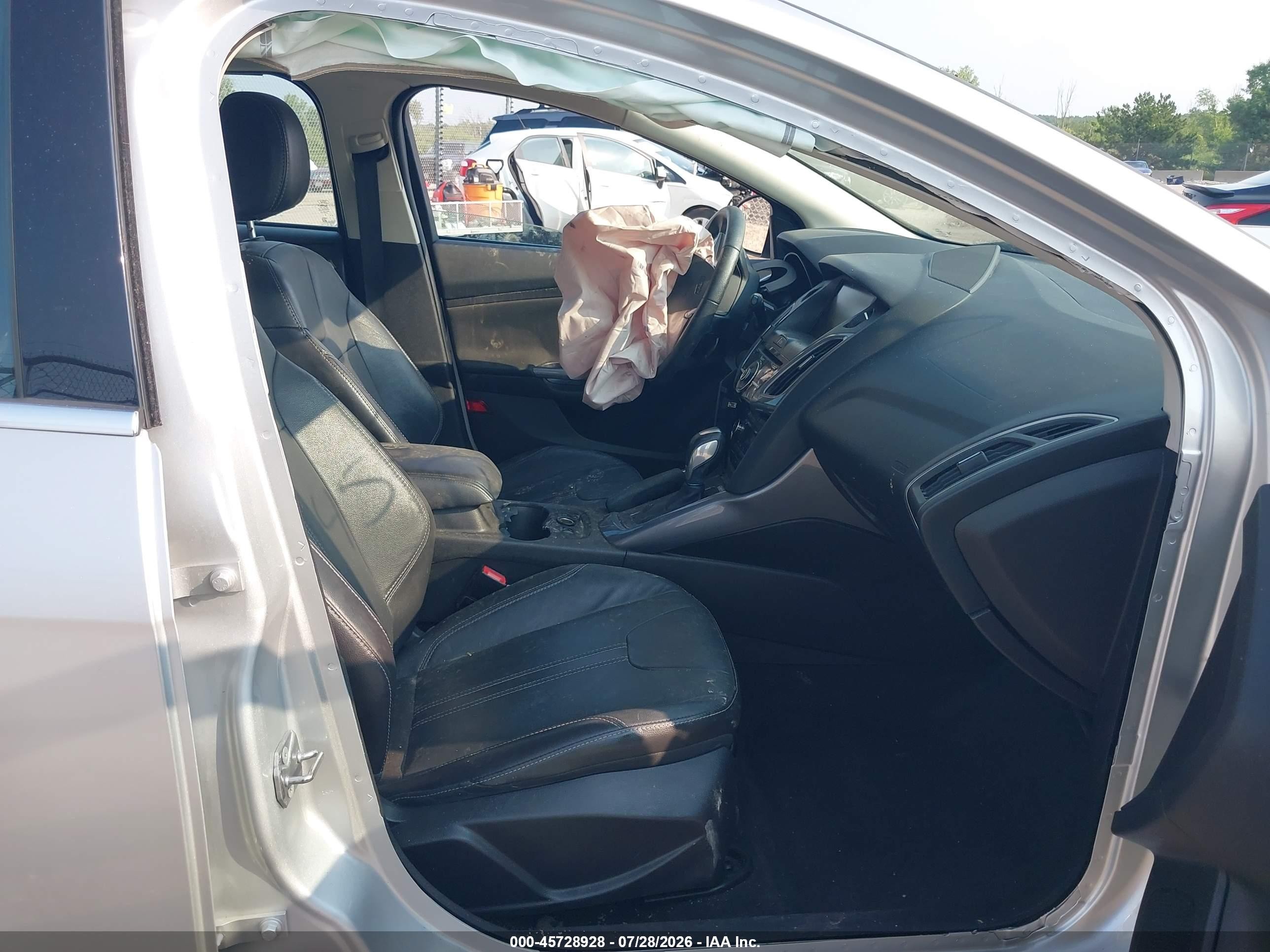 2014 Ford Focus Titanium Silver vin: 1FADP3N26EL422939