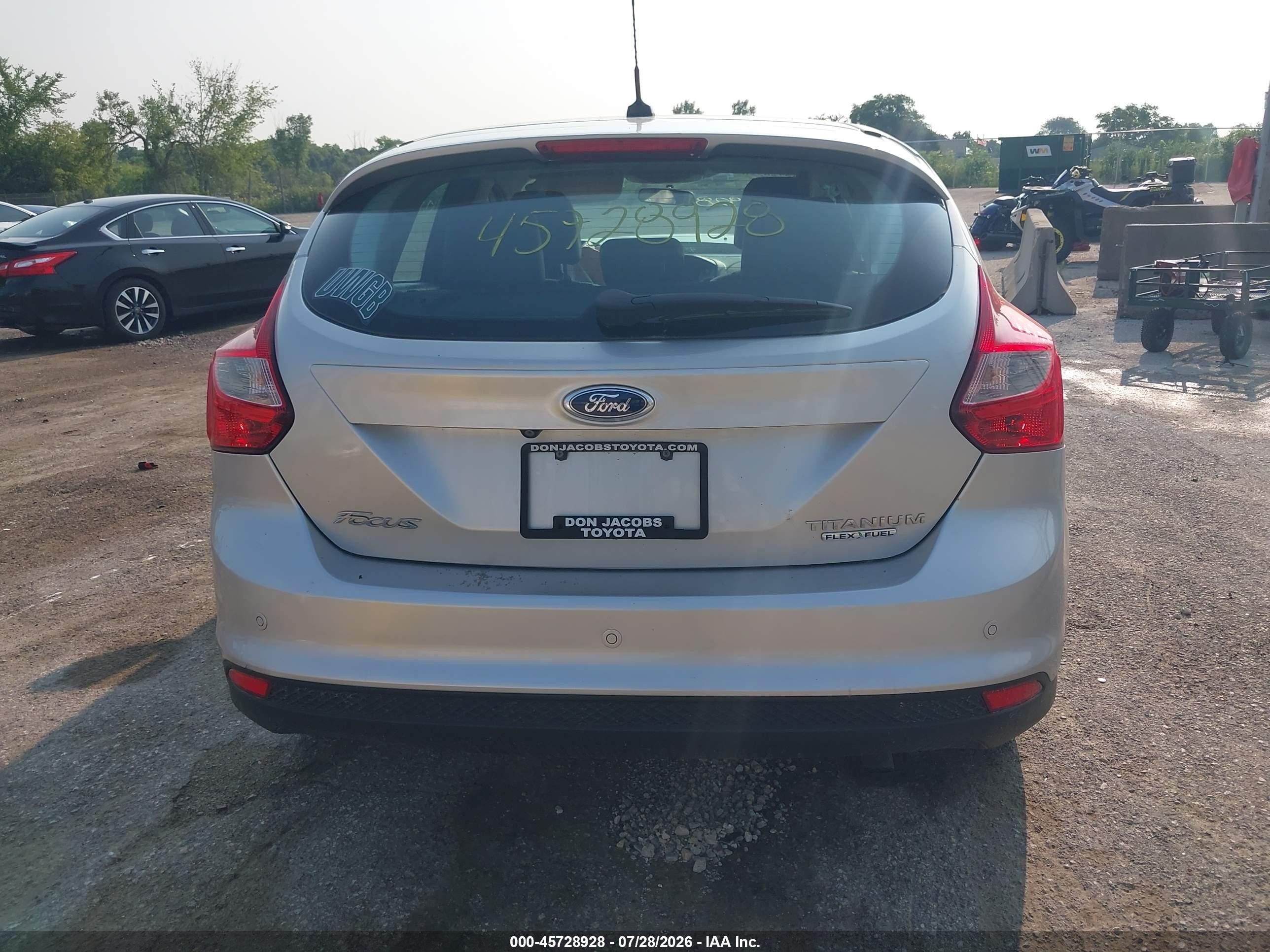2014 Ford Focus Titanium Silver vin: 1FADP3N26EL422939
