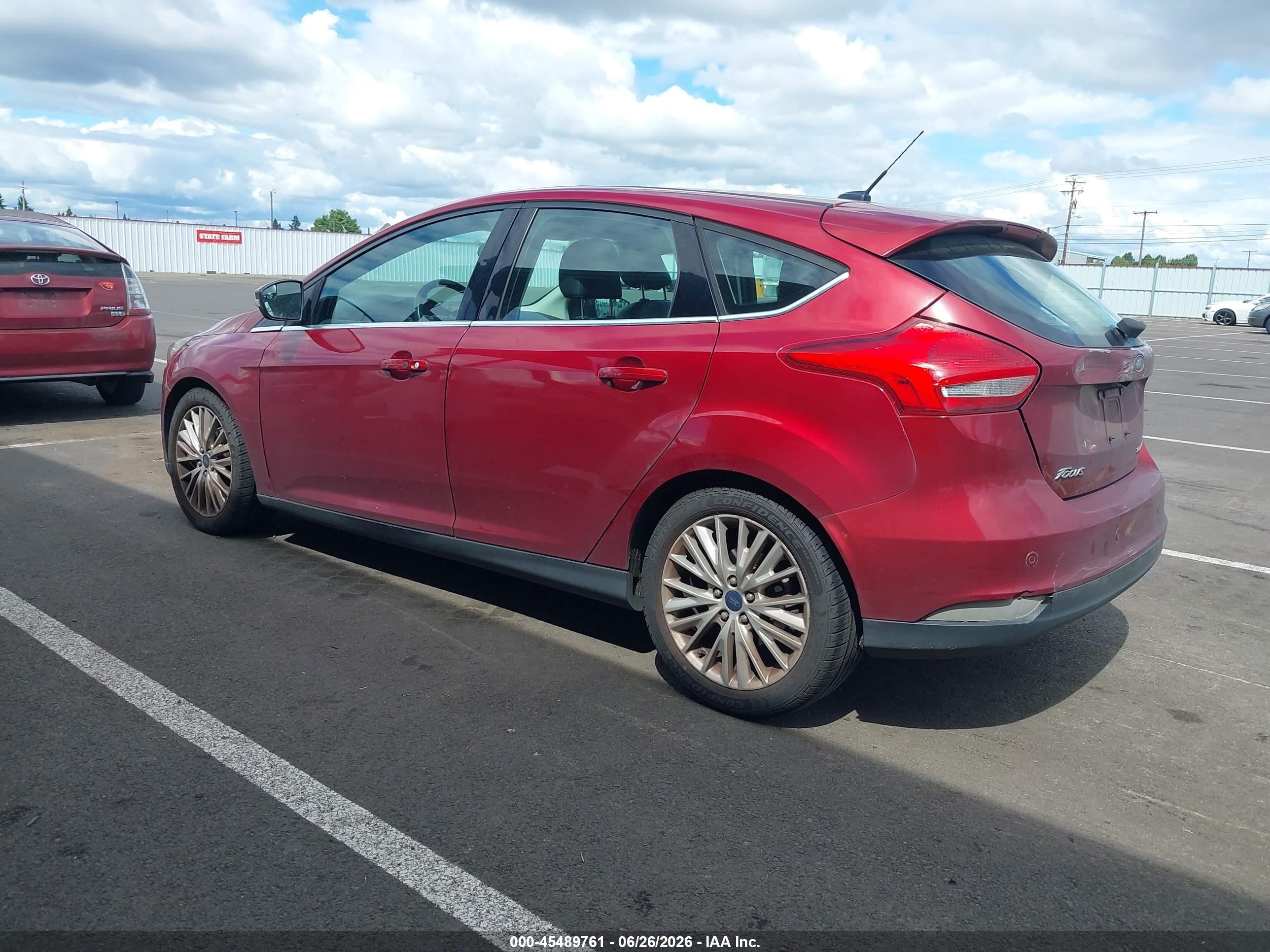 2015 Ford Focus Titanium Red vin: 1FADP3N26FL315293