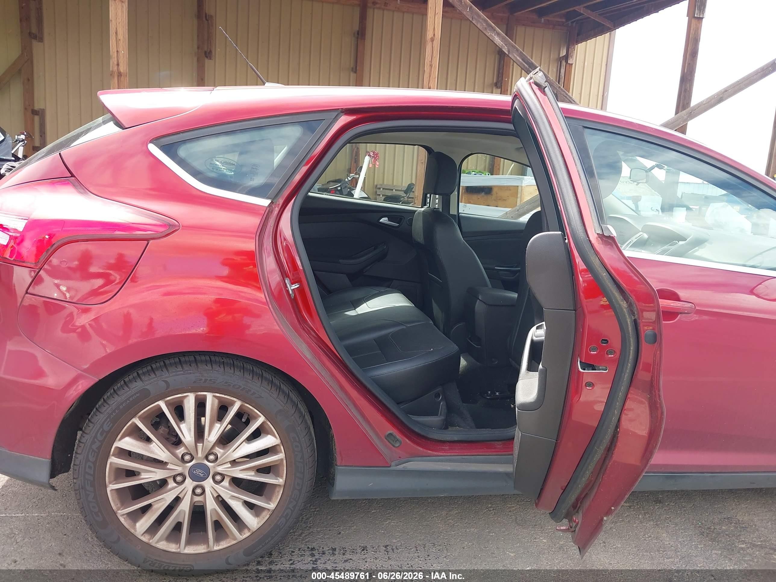 2015 Ford Focus Titanium Red vin: 1FADP3N26FL315293