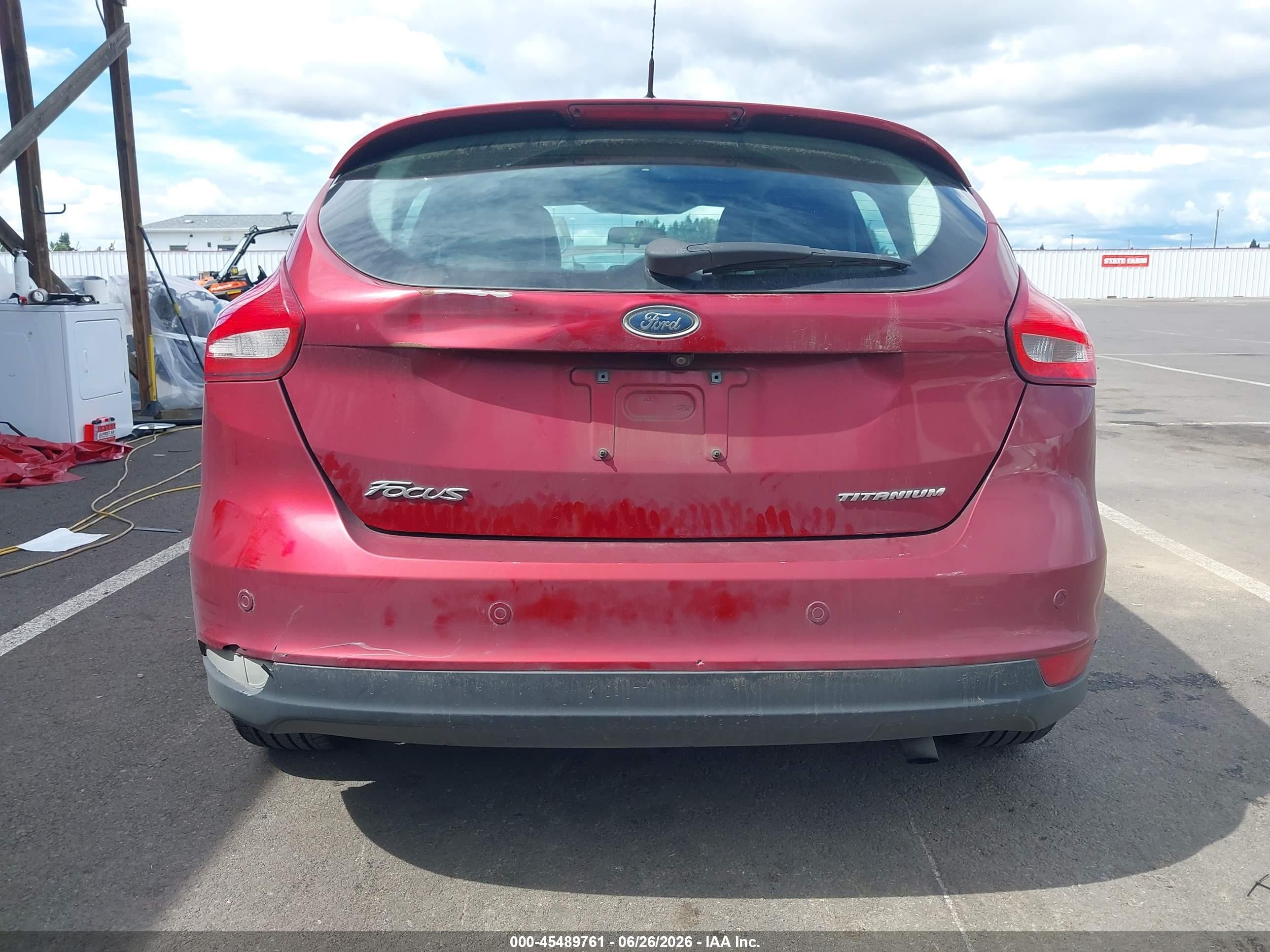 2015 Ford Focus Titanium Red vin: 1FADP3N26FL315293