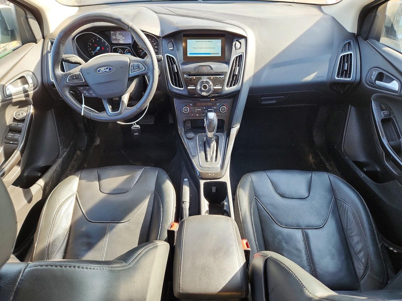 2018 Ford Focus Titanium 5dr Бежевый vin: 1FADP3N26JL247683
