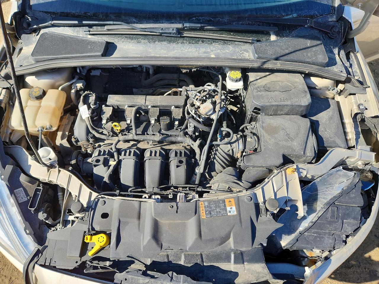 2018 Ford Focus Titanium 5dr Бежевый vin: 1FADP3N26JL247683