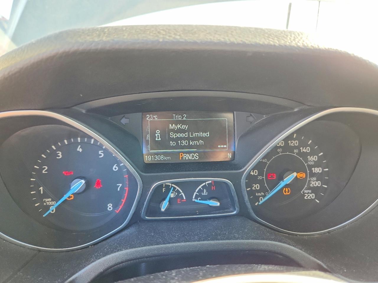 2018 Ford Focus Titanium 5dr Бежевый vin: 1FADP3N26JL247683