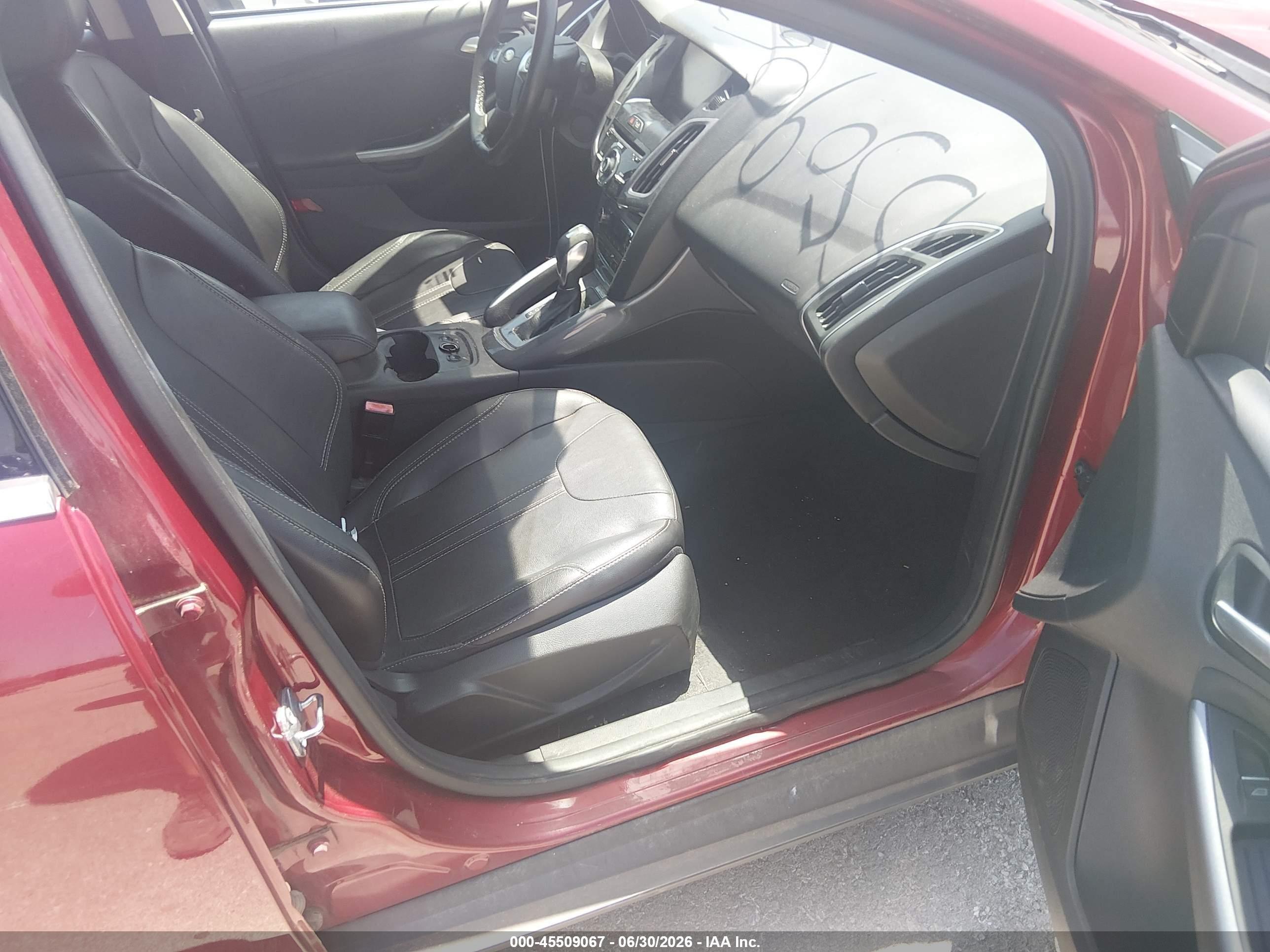 2013 Ford Focus Titanium Red vin: 1FADP3N27DL108070