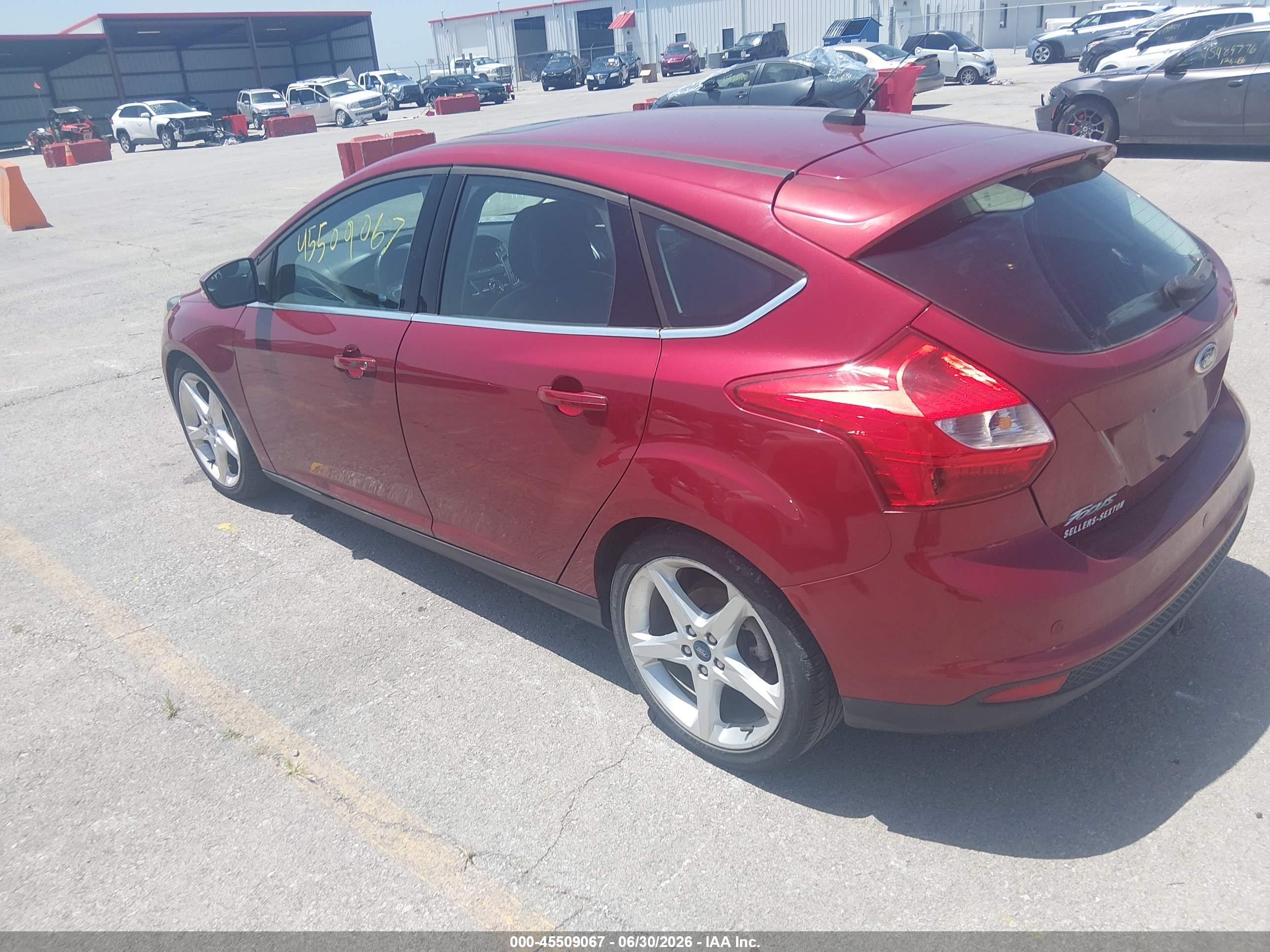 2013 Ford Focus Titanium Red vin: 1FADP3N27DL108070