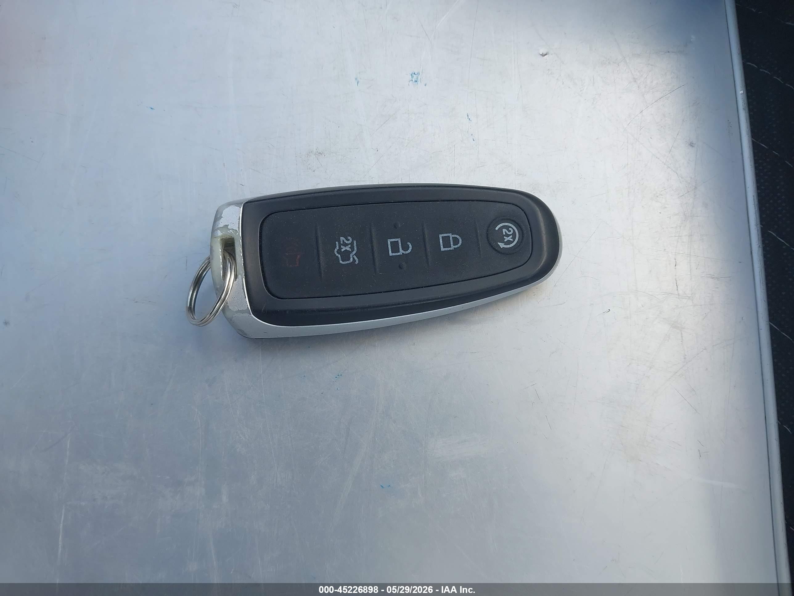 2013 Ford Focus Titanium Серебряный vin: 1FADP3N27DL119926