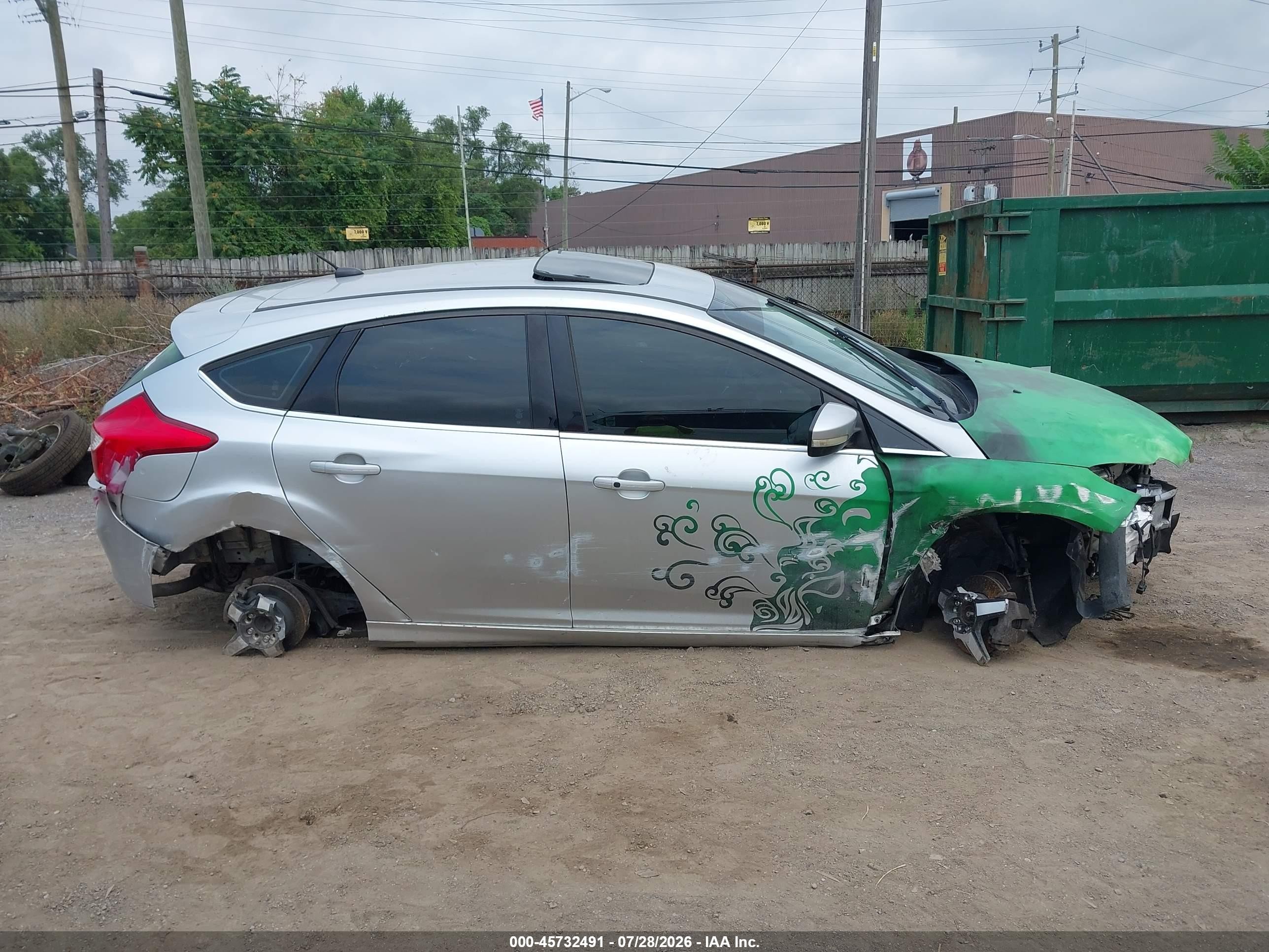 2013 Ford Focus Titanium Silver vin: 1FADP3N27DL295827