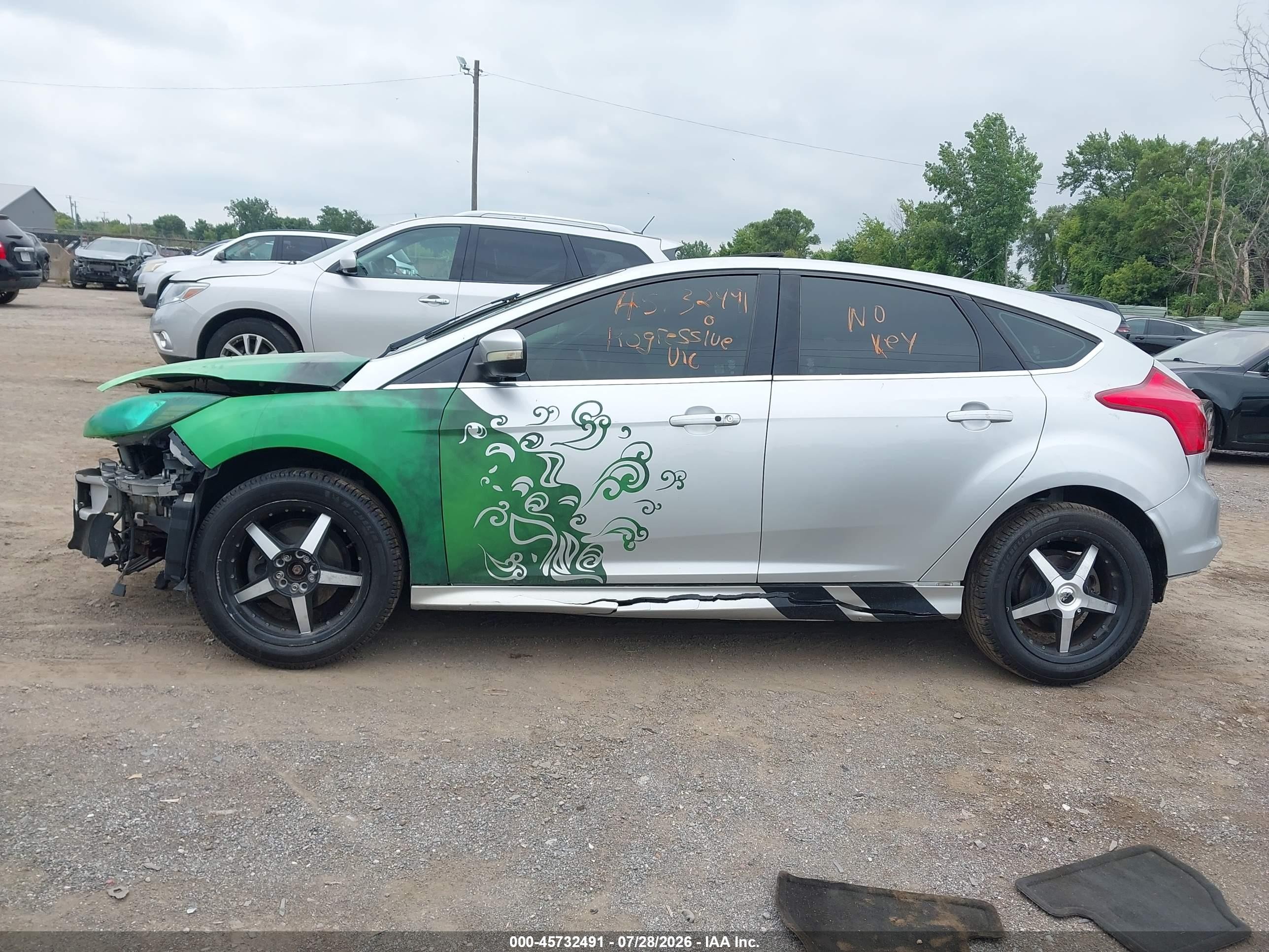 2013 Ford Focus Titanium Silver vin: 1FADP3N27DL295827