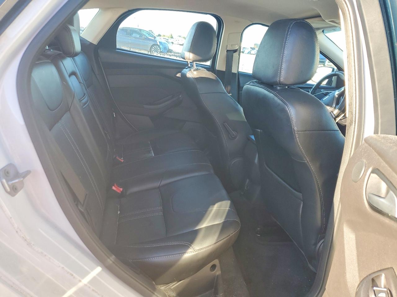 2013 Ford Focus Titanium Белый vin: 1FADP3N27DL349689