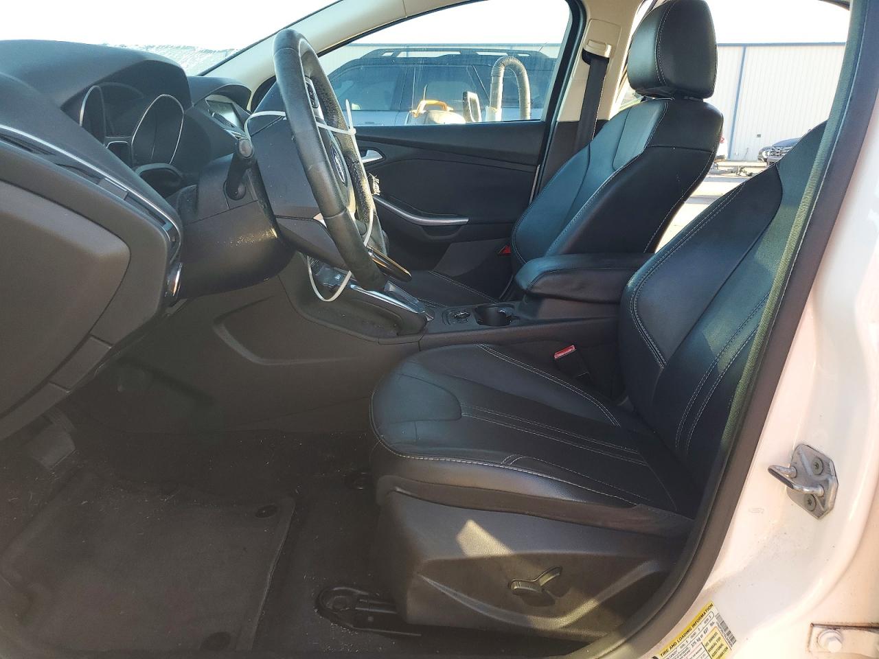 2013 Ford Focus Titanium Белый vin: 1FADP3N27DL349689